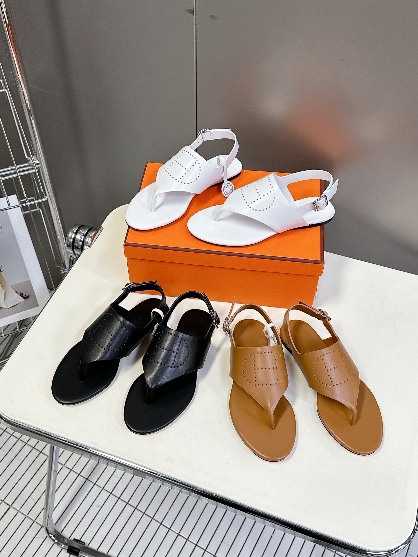 에*메스 봄여름 최신 레이저 H 샌들