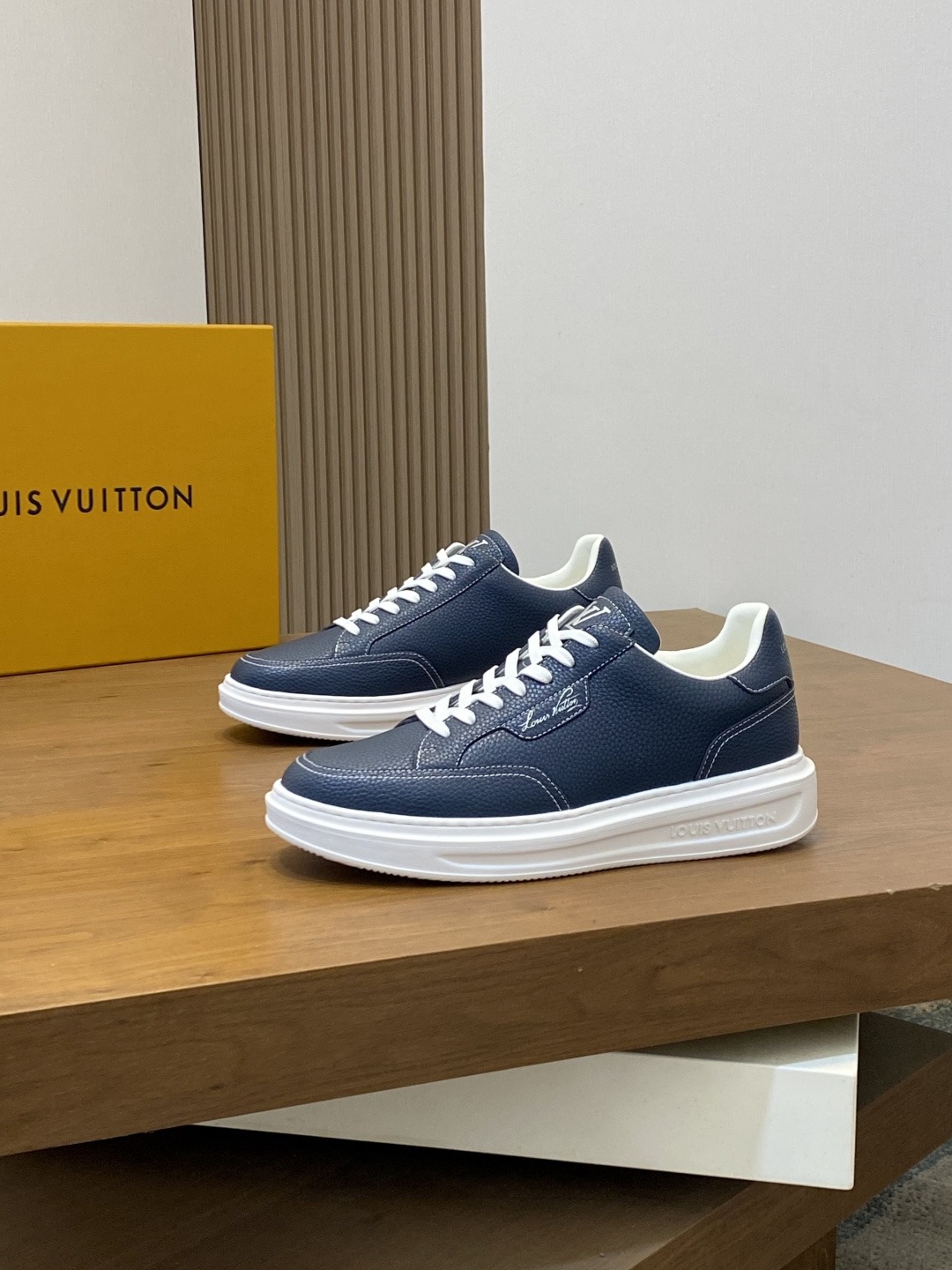 루*비통 신상 남성 스니커즈