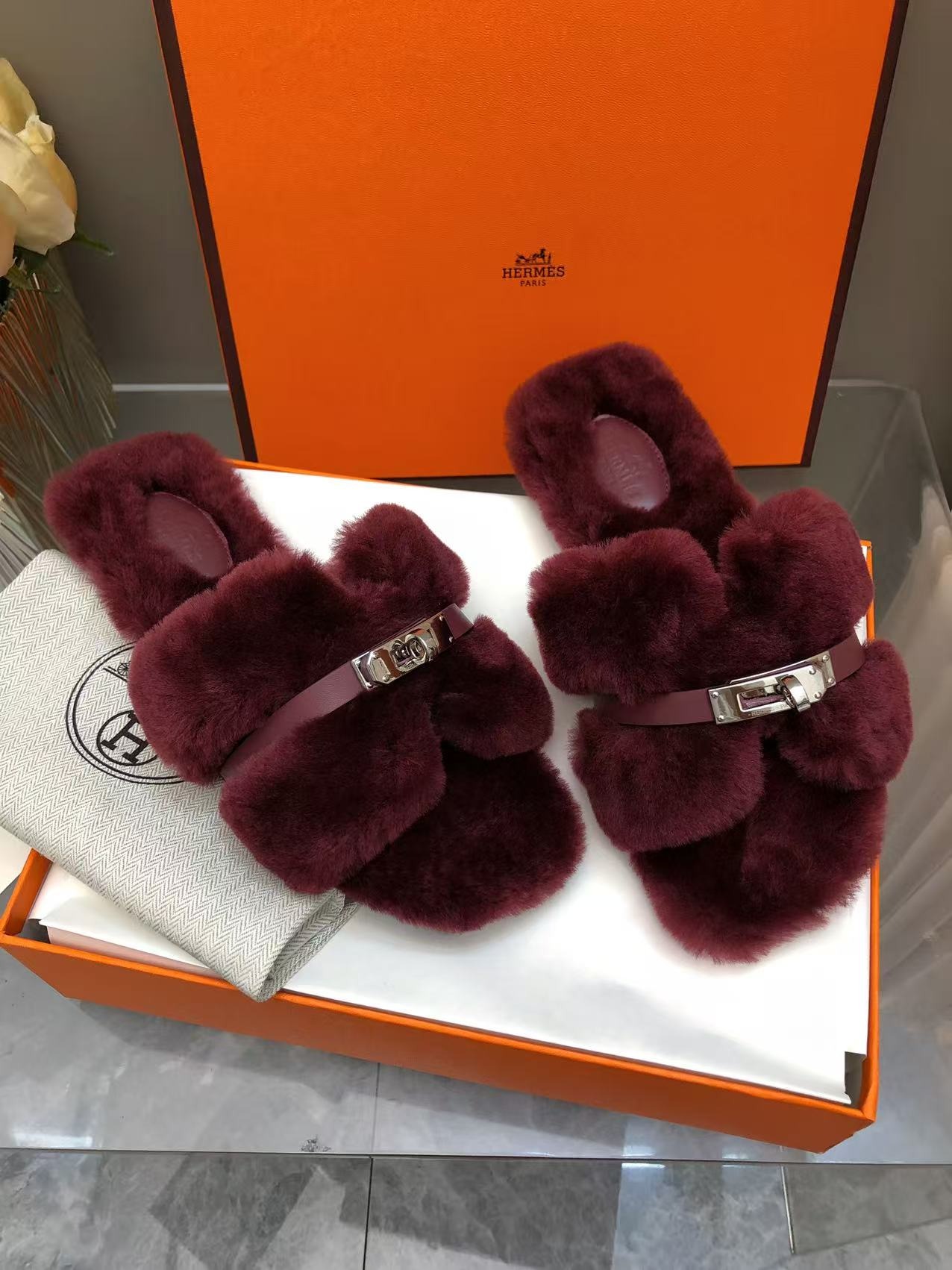 에*메스 신상 퍼 슬리퍼