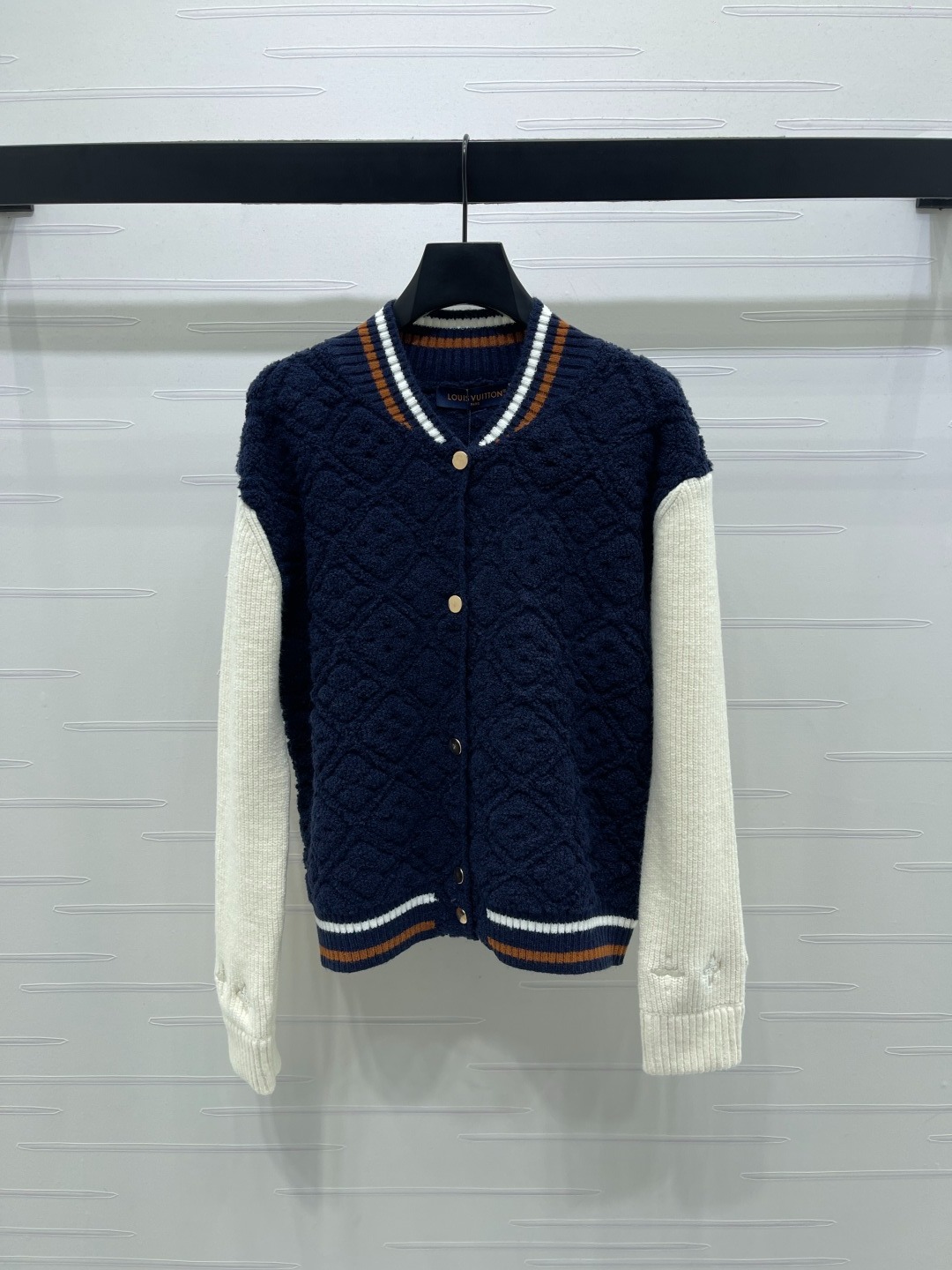 루*비통 25 신상 니트 라운드 긴팔 카디건