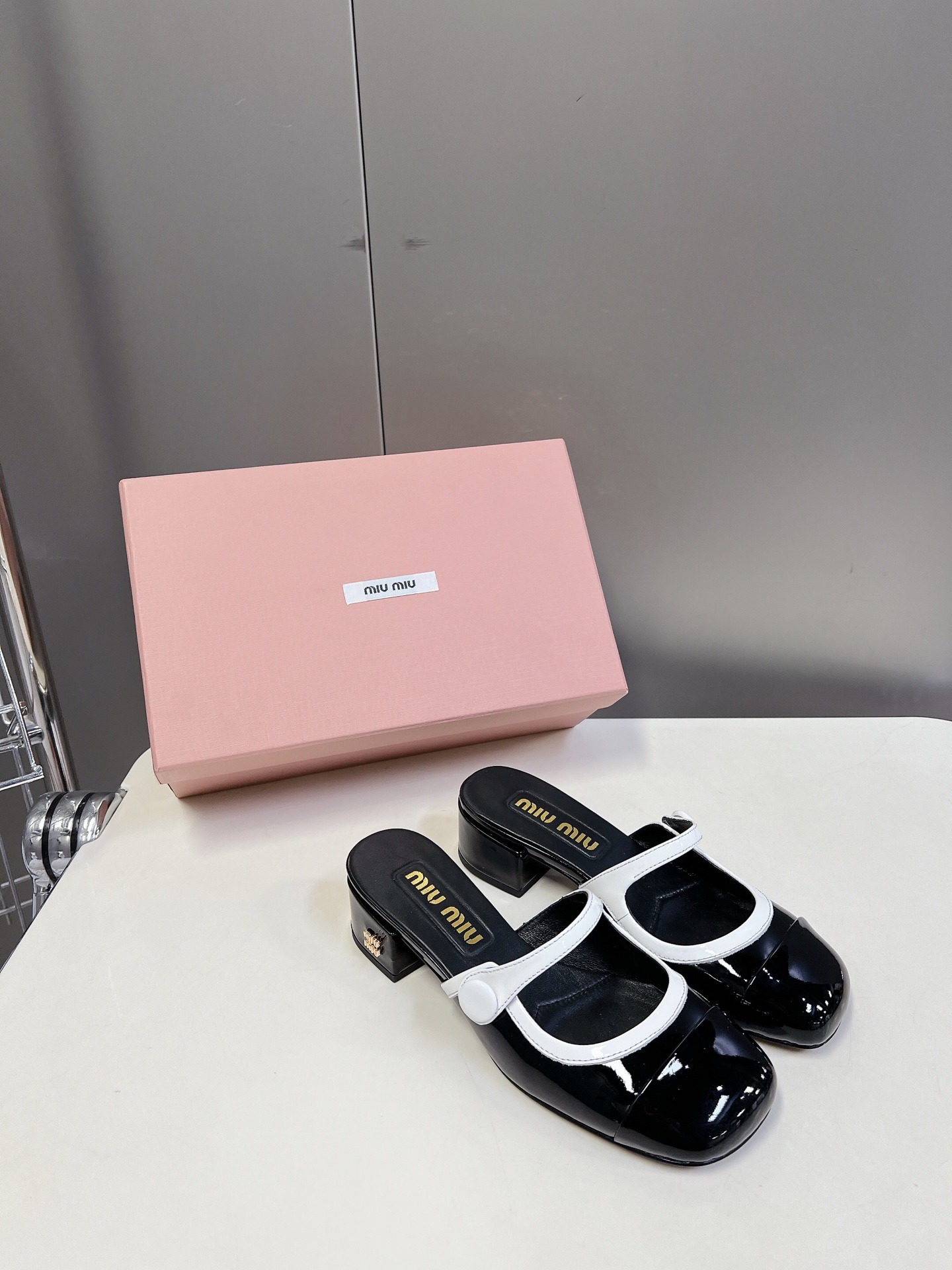 미우미우 봄여름 패션 슈즈
