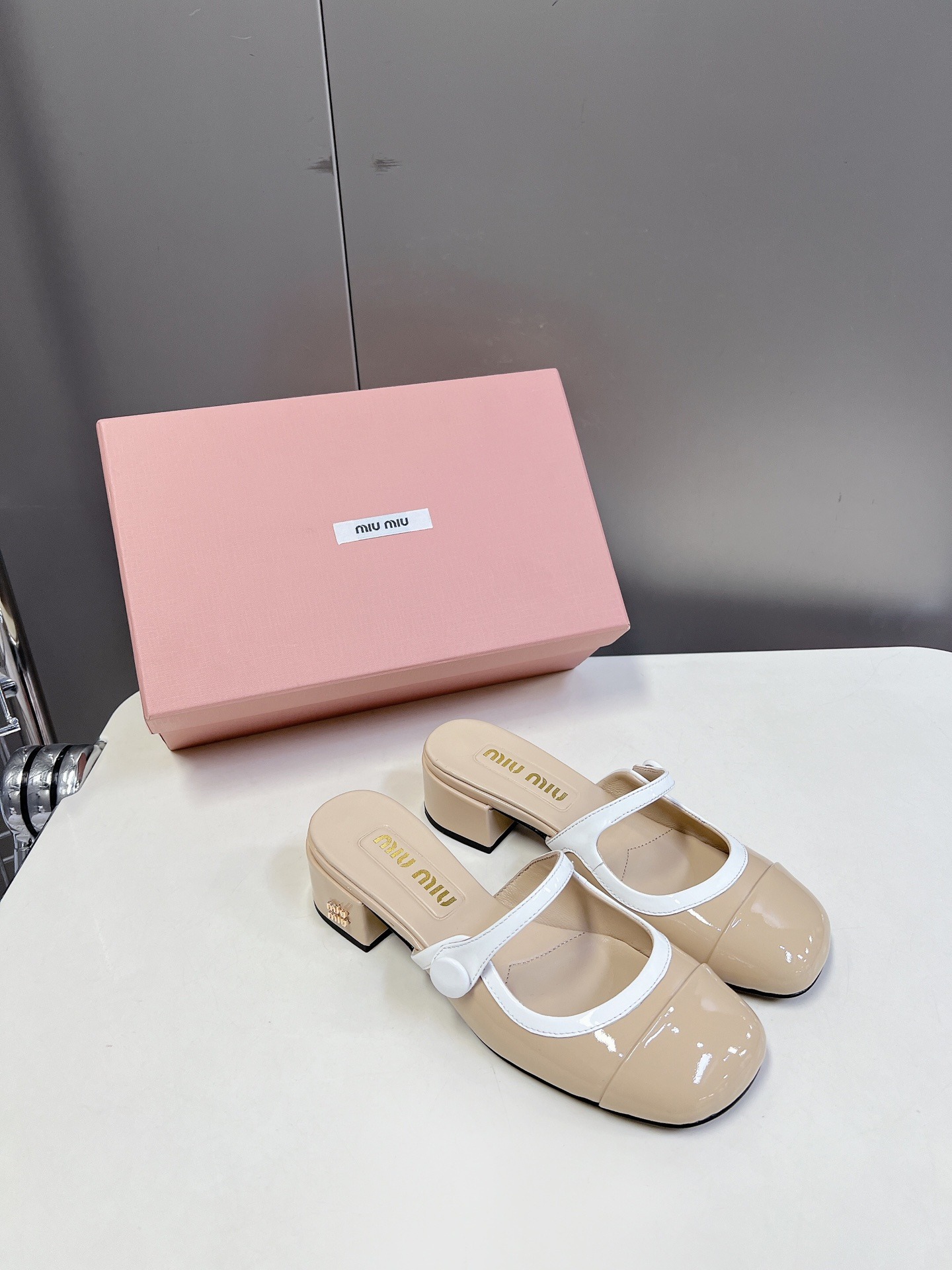 미우미우 봄여름 패션 슈즈