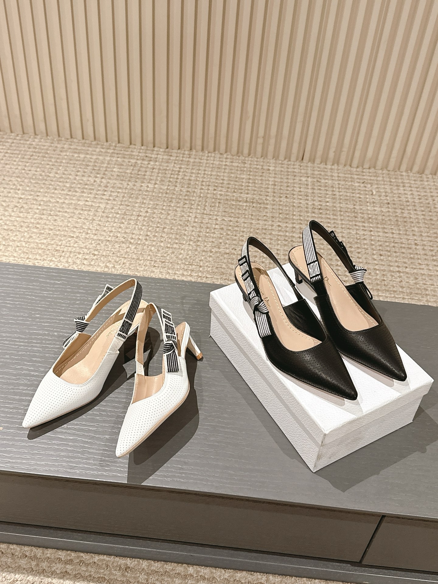 디* 25 신상 스트랩 백 샌들