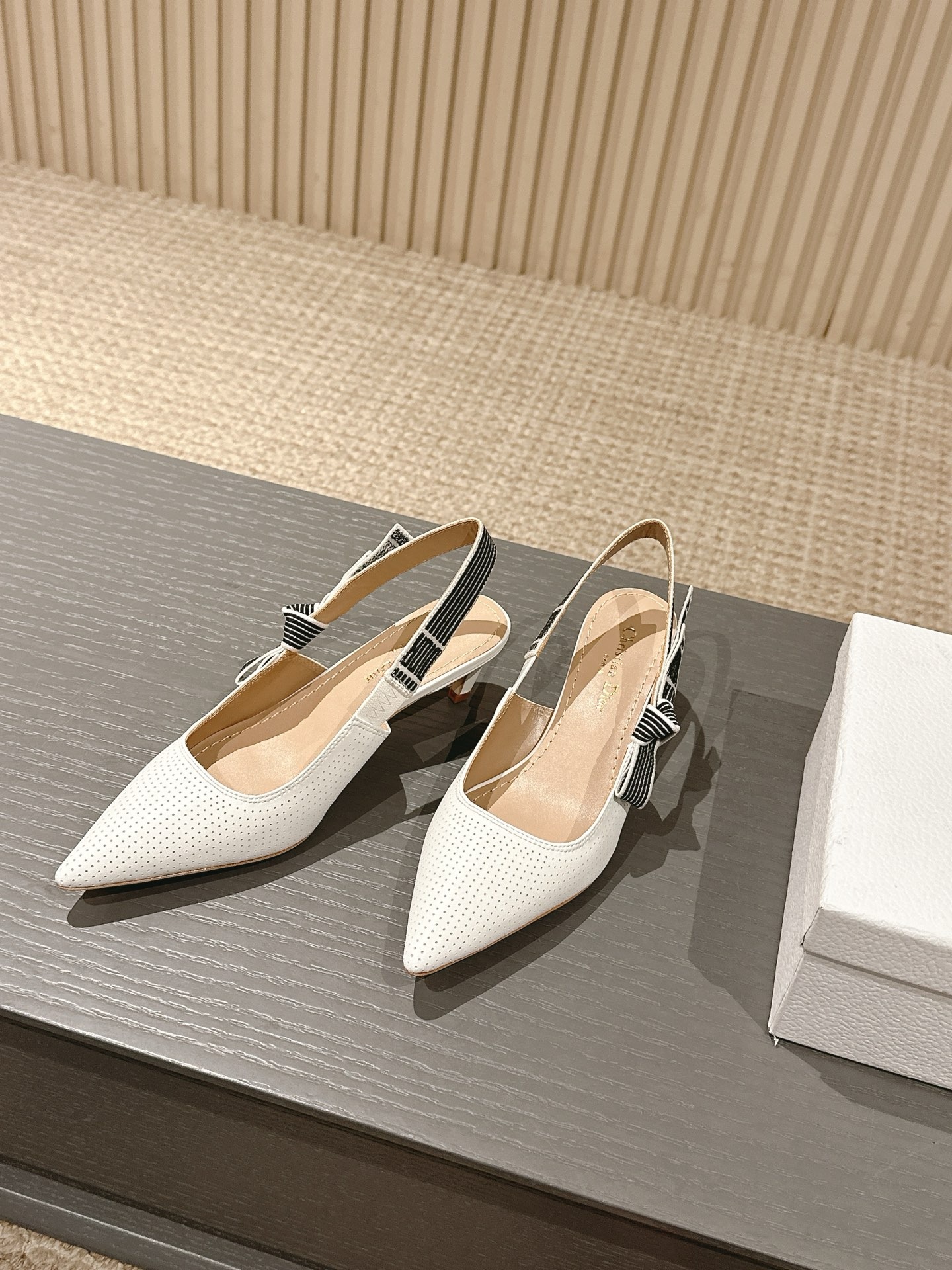 디* 25 신상 스트랩 백 샌들