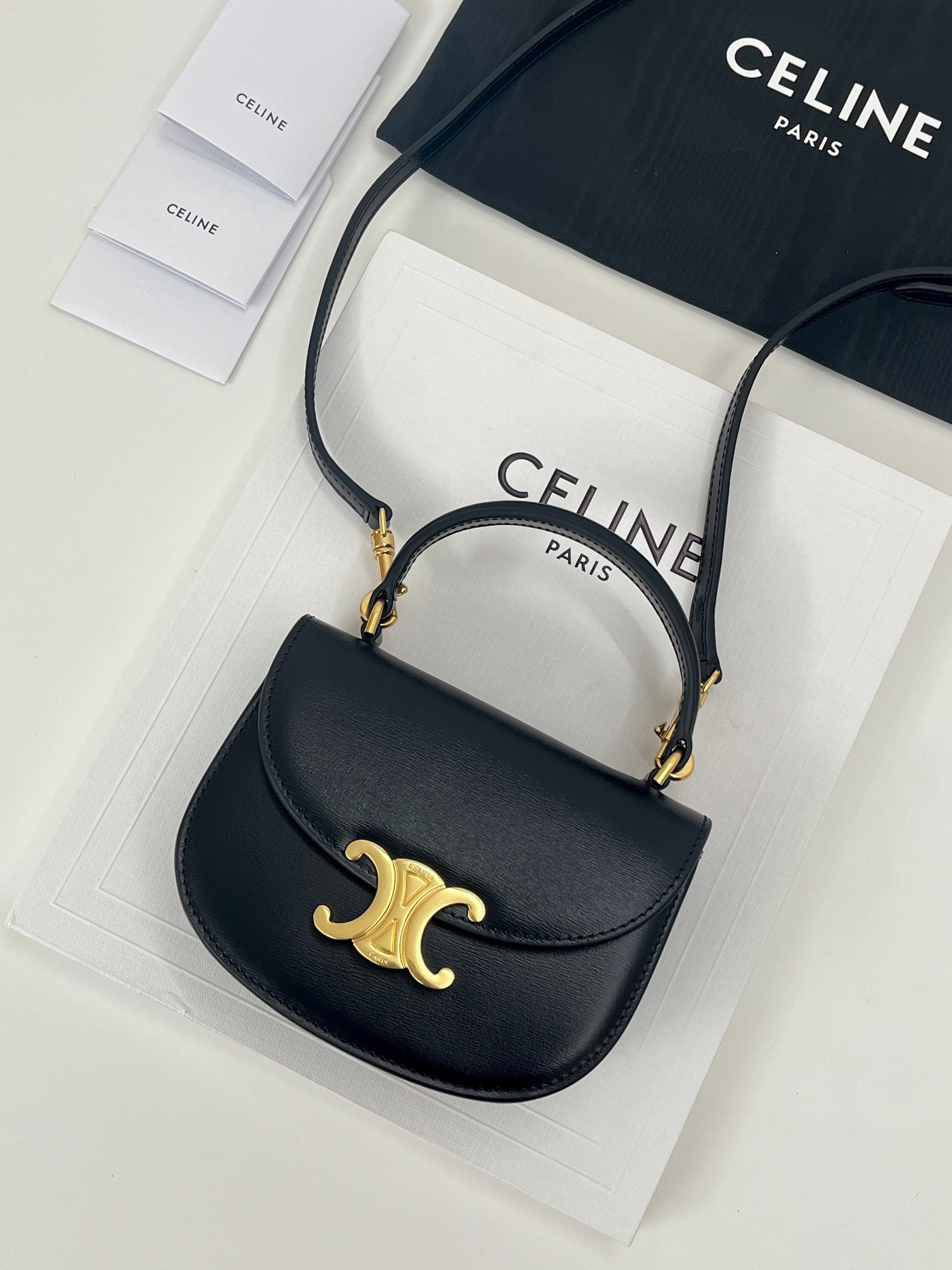 셀린느 미니 클레아 베사체