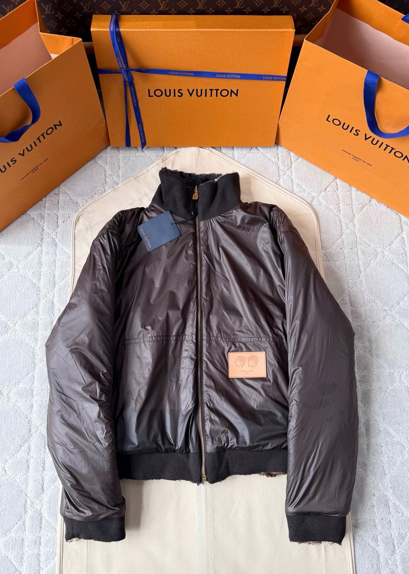 루*비통 신상 자카드 푸들 양면 아우터