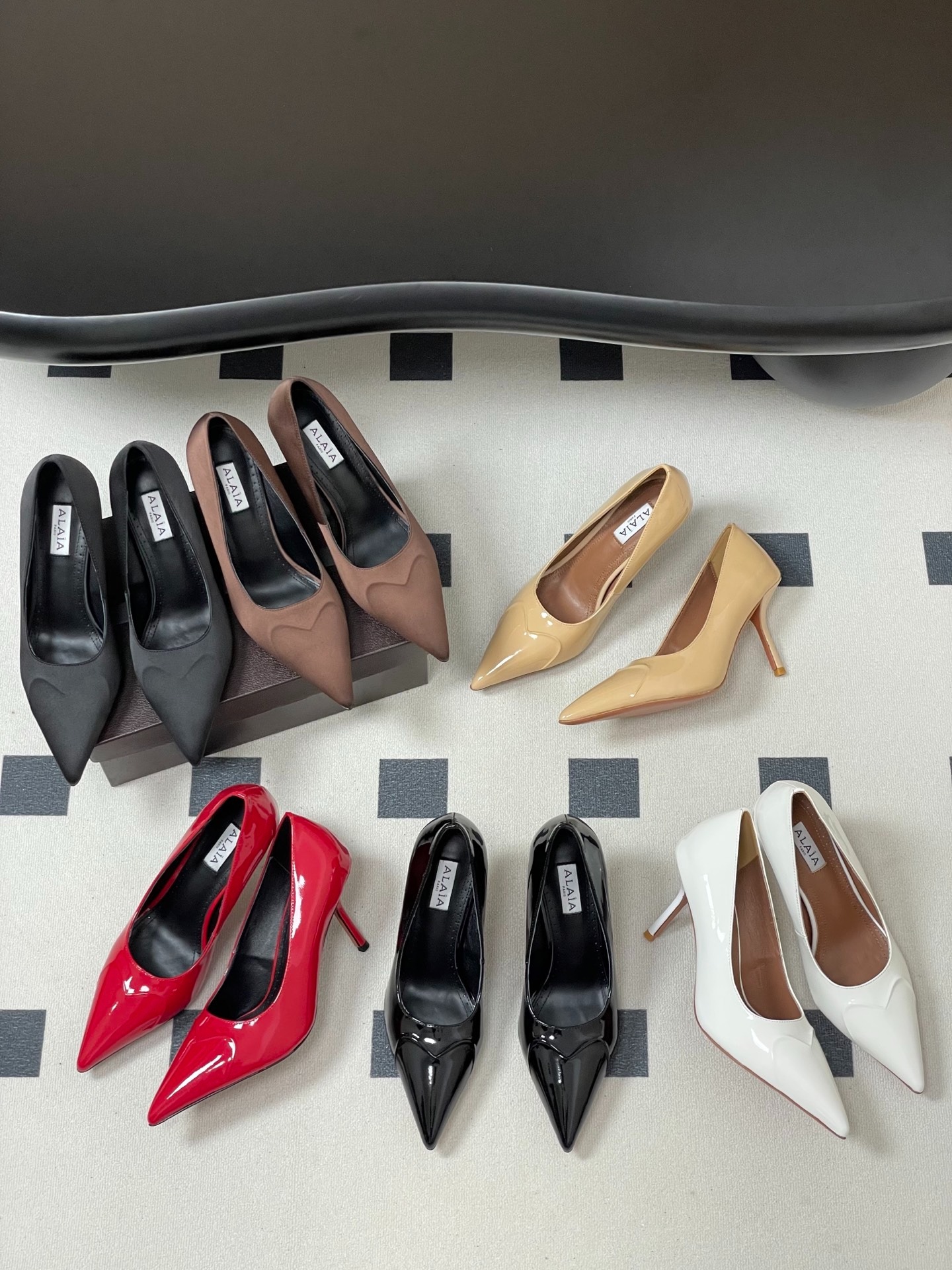 알*이아 신상 실크 하트 스틸레토 힐