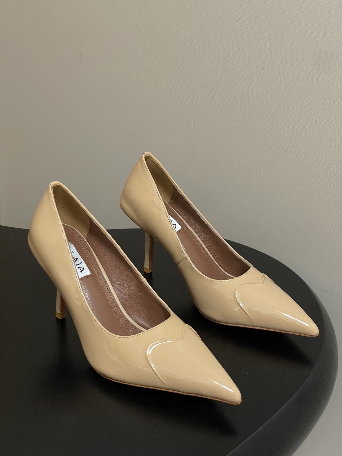 알*이아 신상 실크 하트 스틸레토 힐