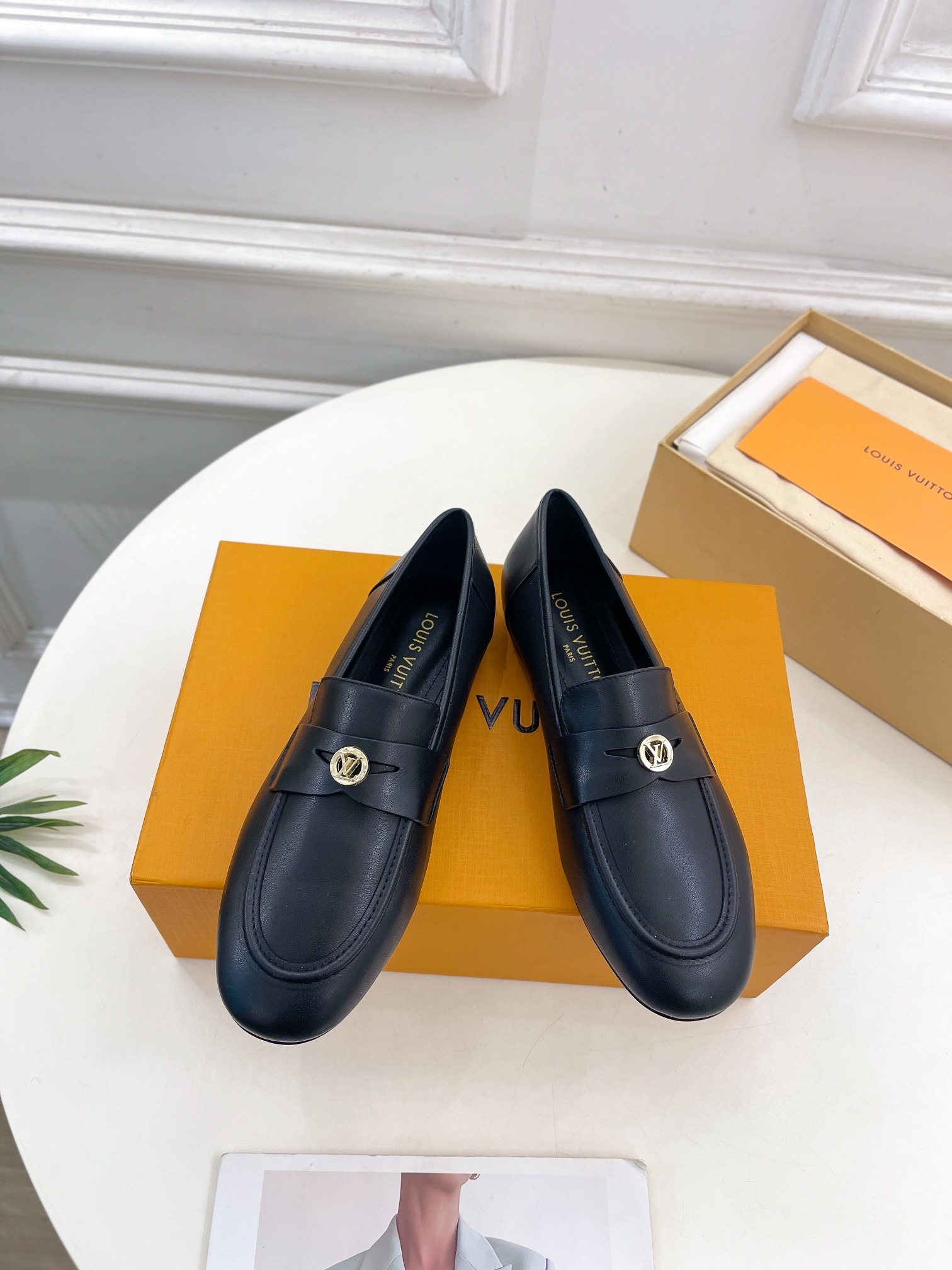 루*비통 25 뉴 프레스티지 프리미엄 플랫슈즈 하드탑