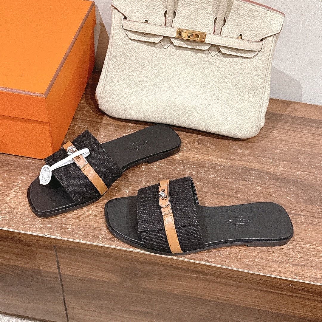 에*메스 줄리아 켈리 버클 샌들