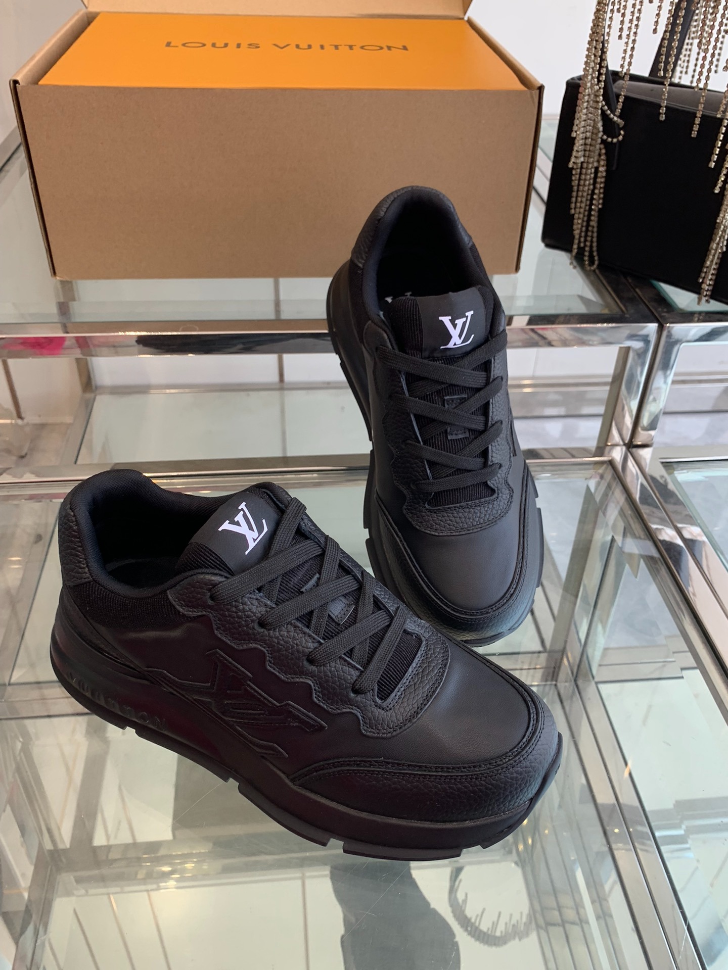 루*비통 뉴클래식 2025ss 스니커즈