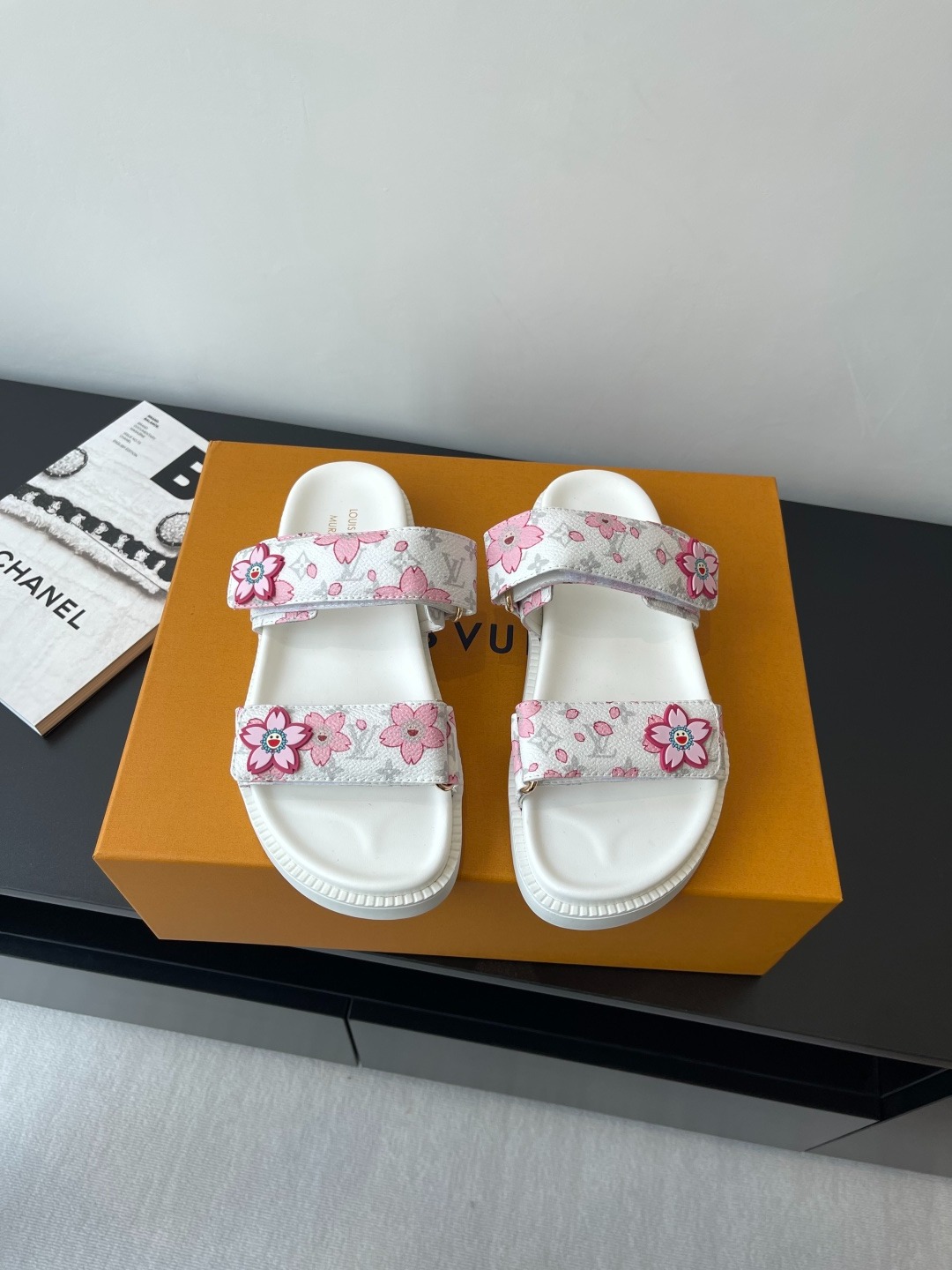 루*비통 봄여름 신상 콜라보레이션 슬리퍼