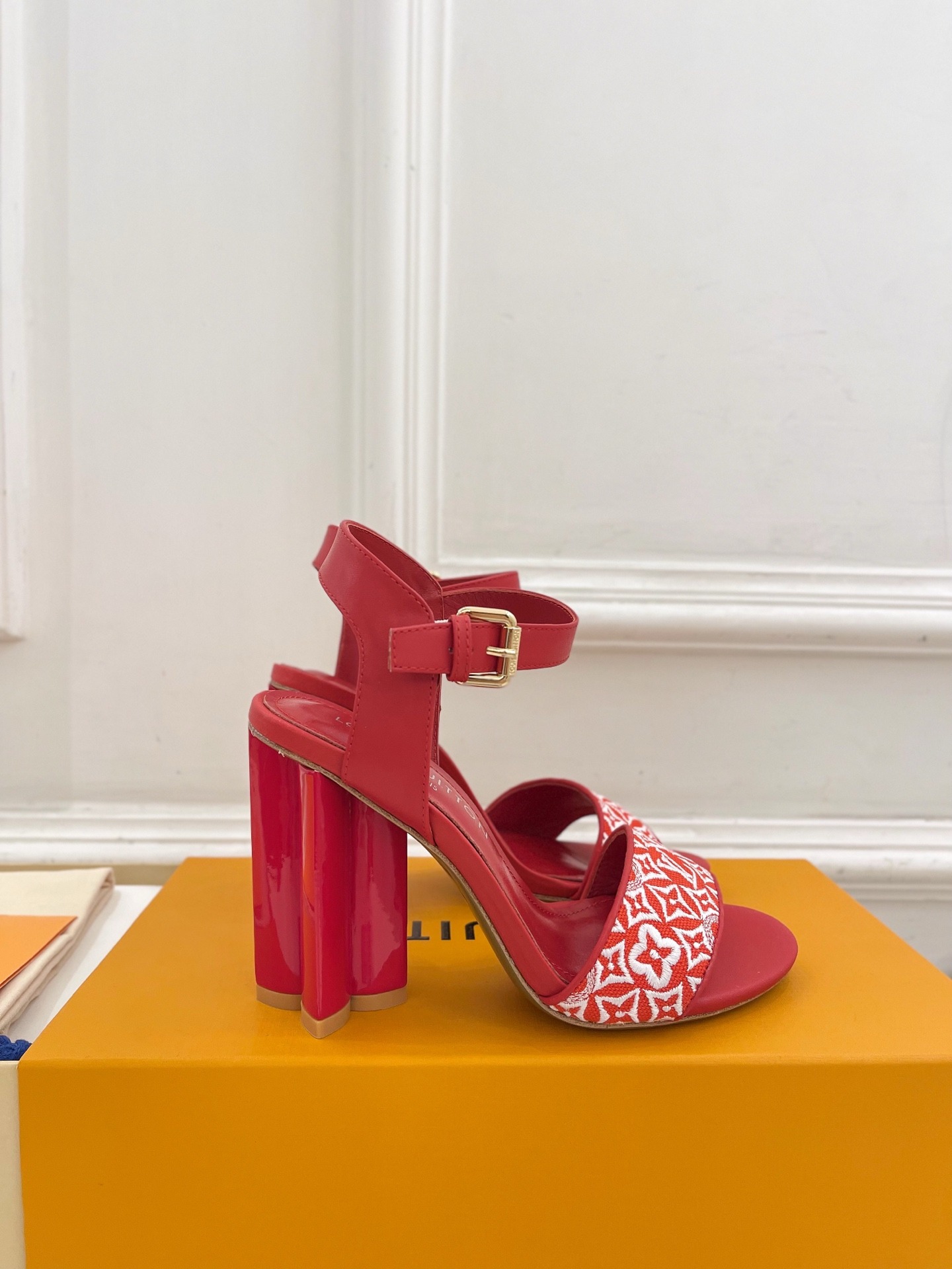 루*비통 25 신상 샌들