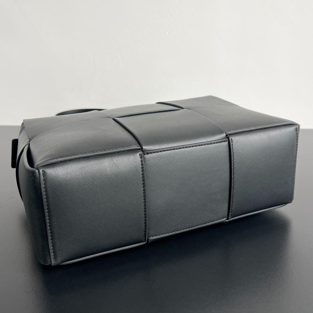 보테가베네타 미니 카세트 백