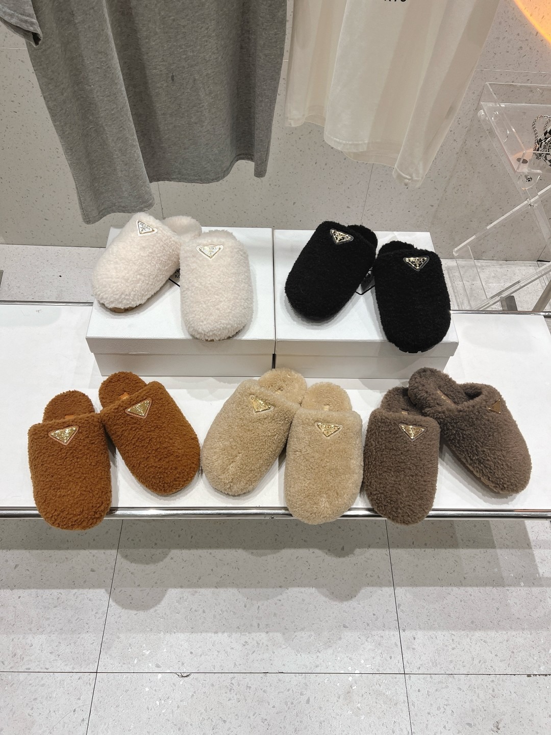 프*다 25ss 신상 양털 슬리퍼