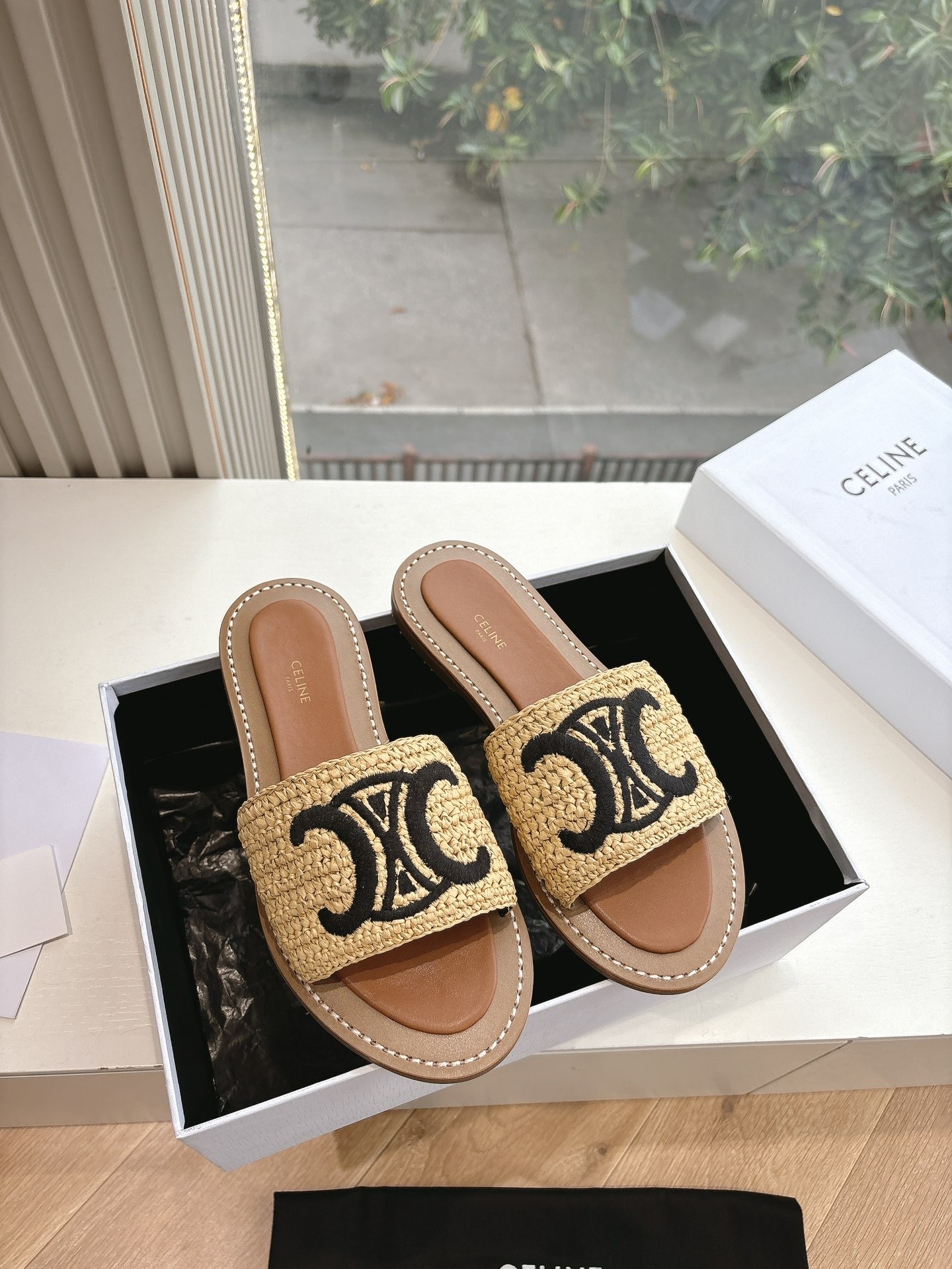 셀*느 2025 봄여름 신상 로고 로퍼