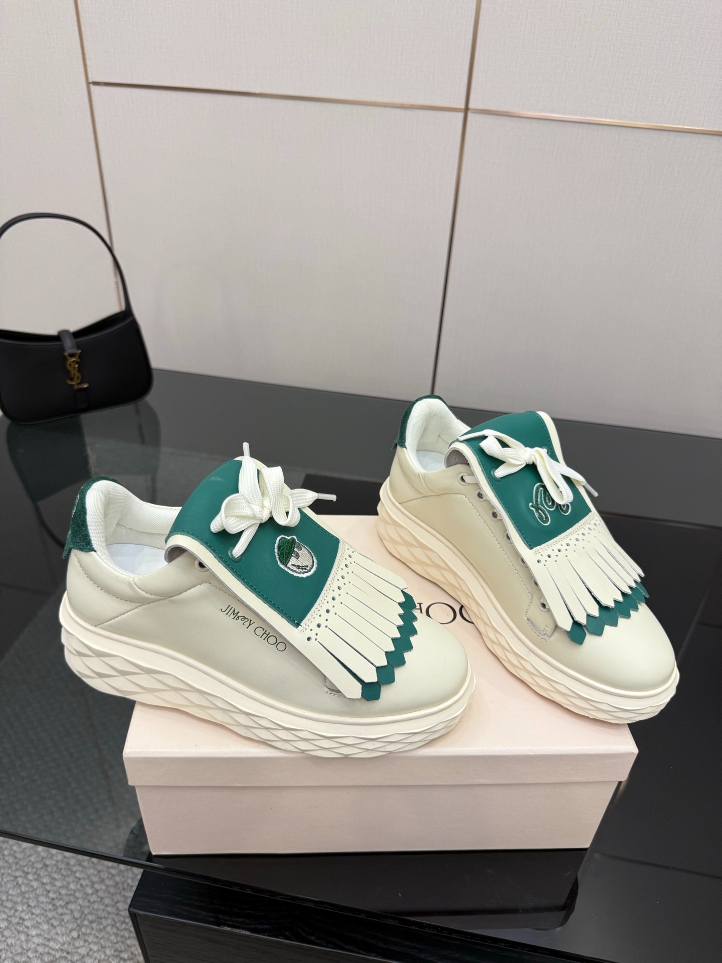 지*추 캐주얼 화이트 슈즈