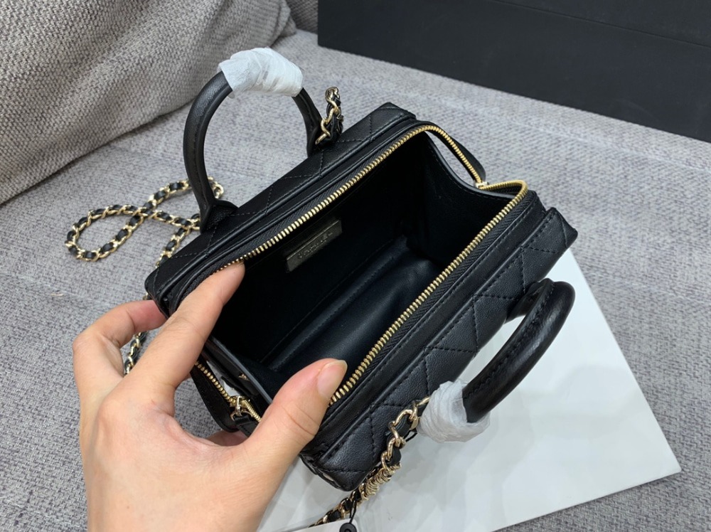 샤* 22B 탑핸들 베니티 체인 코스메틱 케이스 AS3345