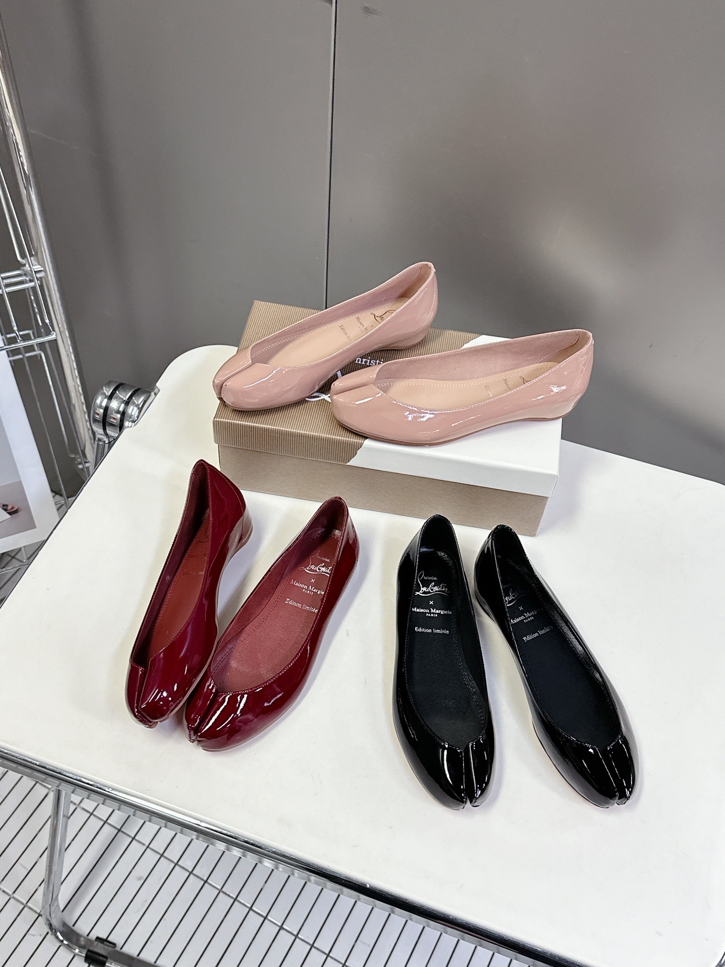 메*마르지엘라 토플랫 콜라보레이션 슈즈