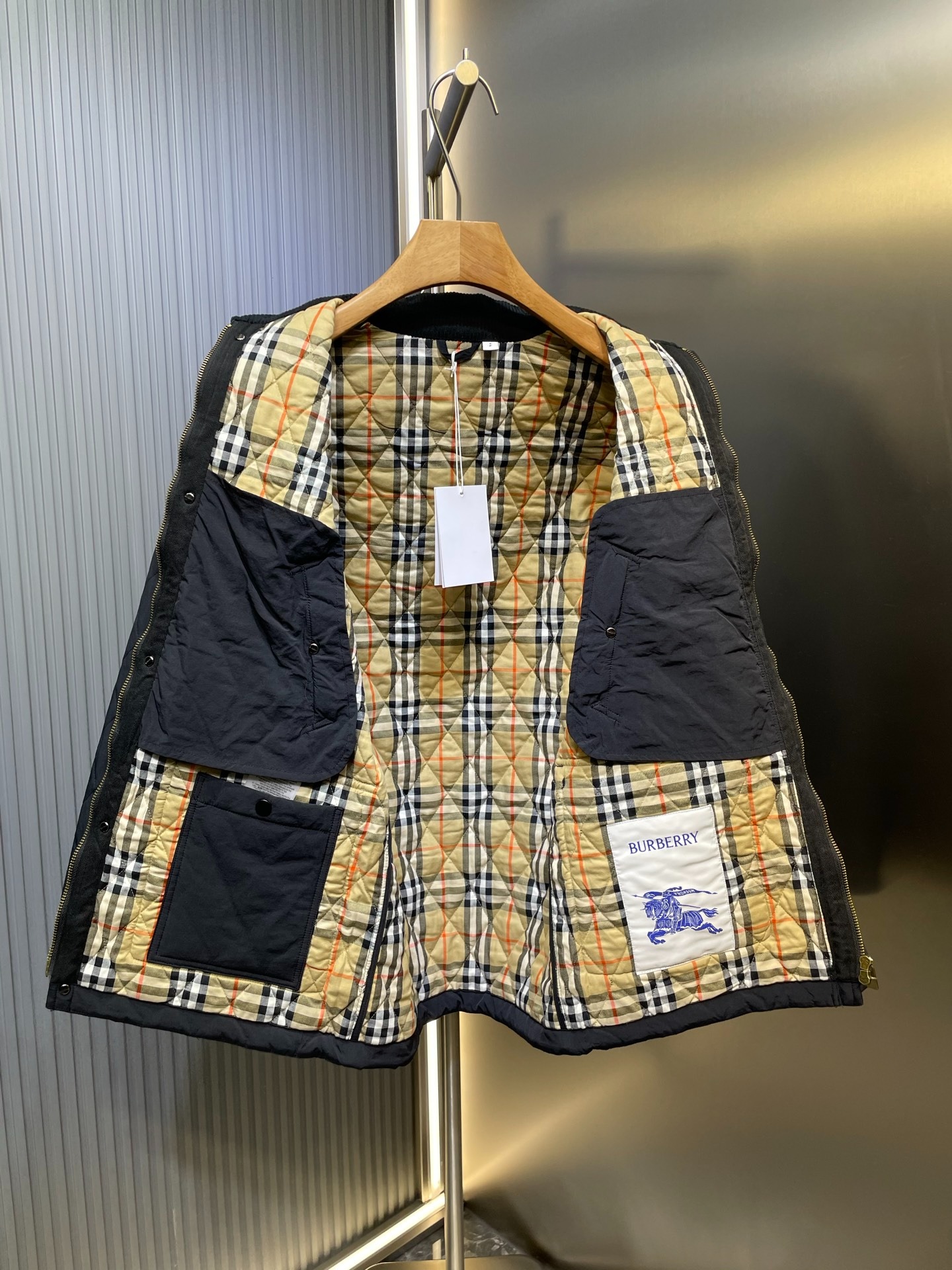 버*리 25ss 신상 터틀넥 자켓 점퍼