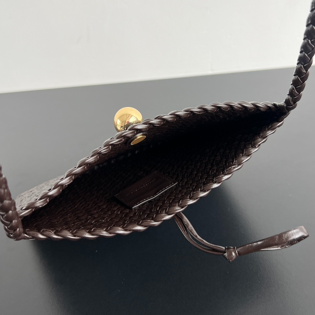 보*가 베네타 신상 토스카 크러치 미니백