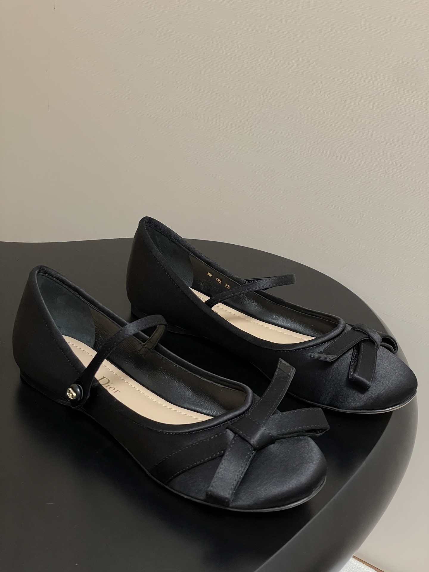 디* 25ss 이른 가을 신상 실크 새틴 단화