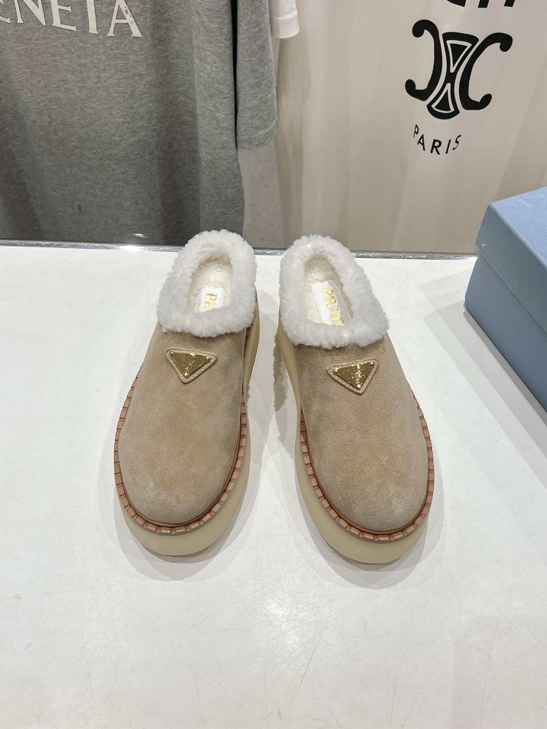 프*다 25ss 신상 털 통굽 세미 슬리퍼