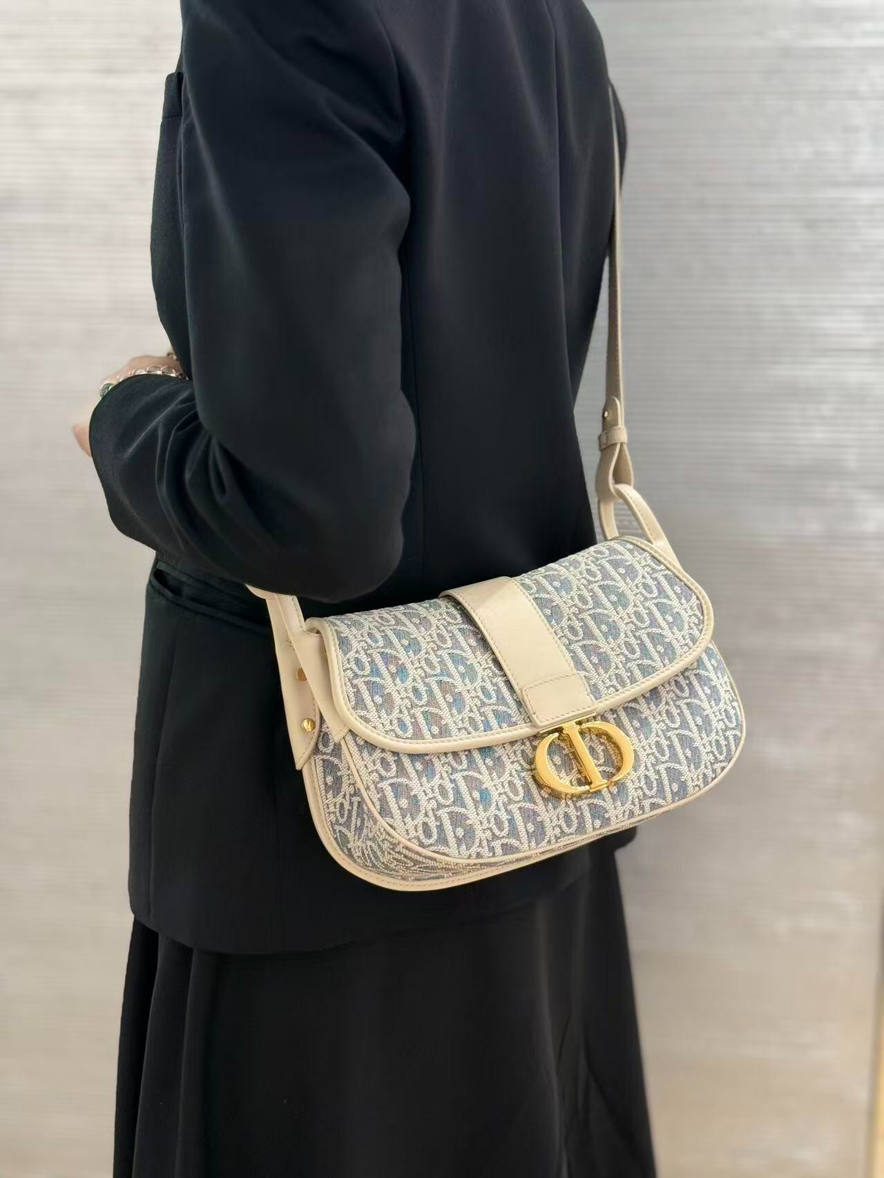 디올 30 몽테인 미디엄 메신저 백