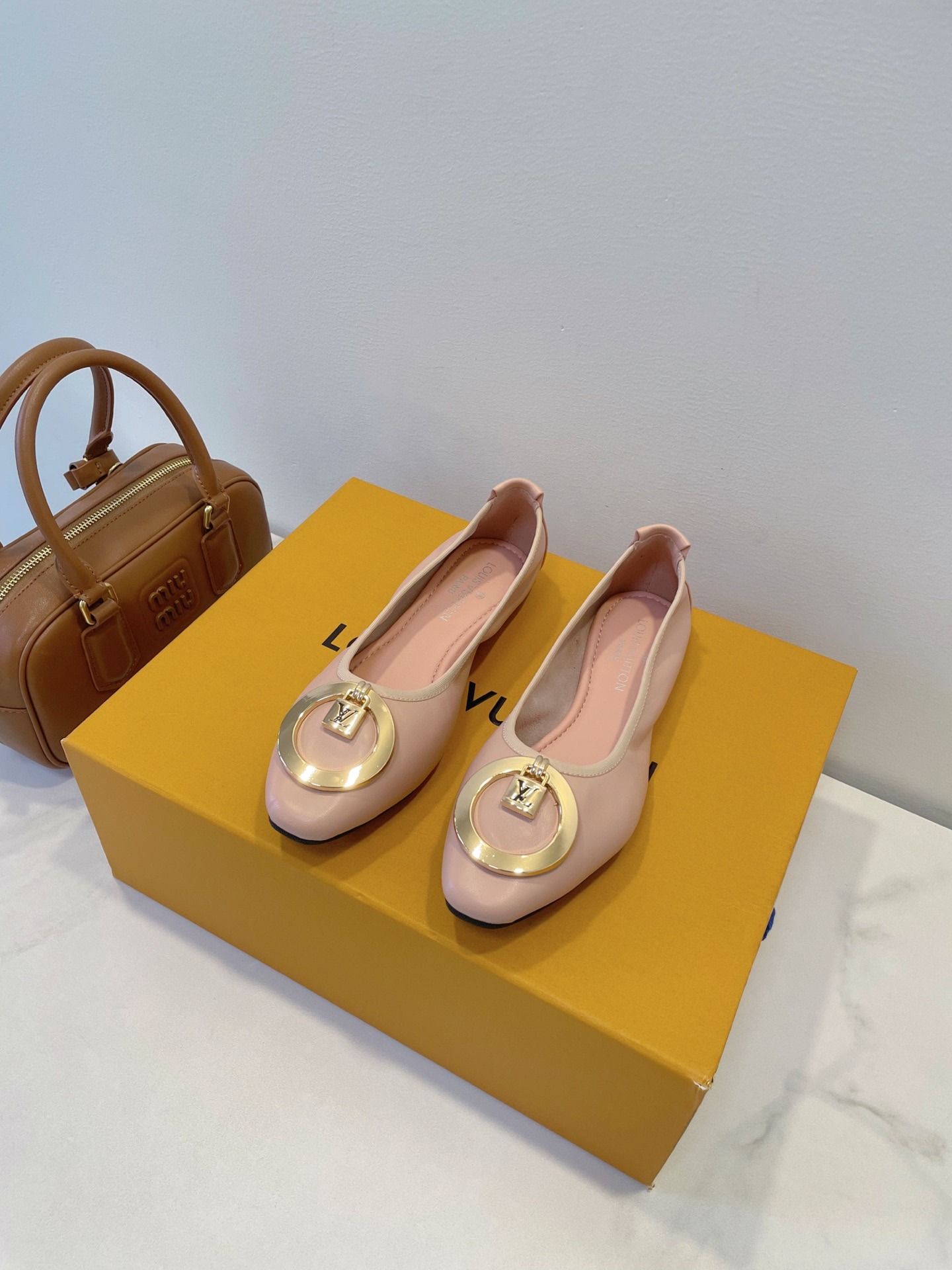 루*비통 신상 발레 단화
