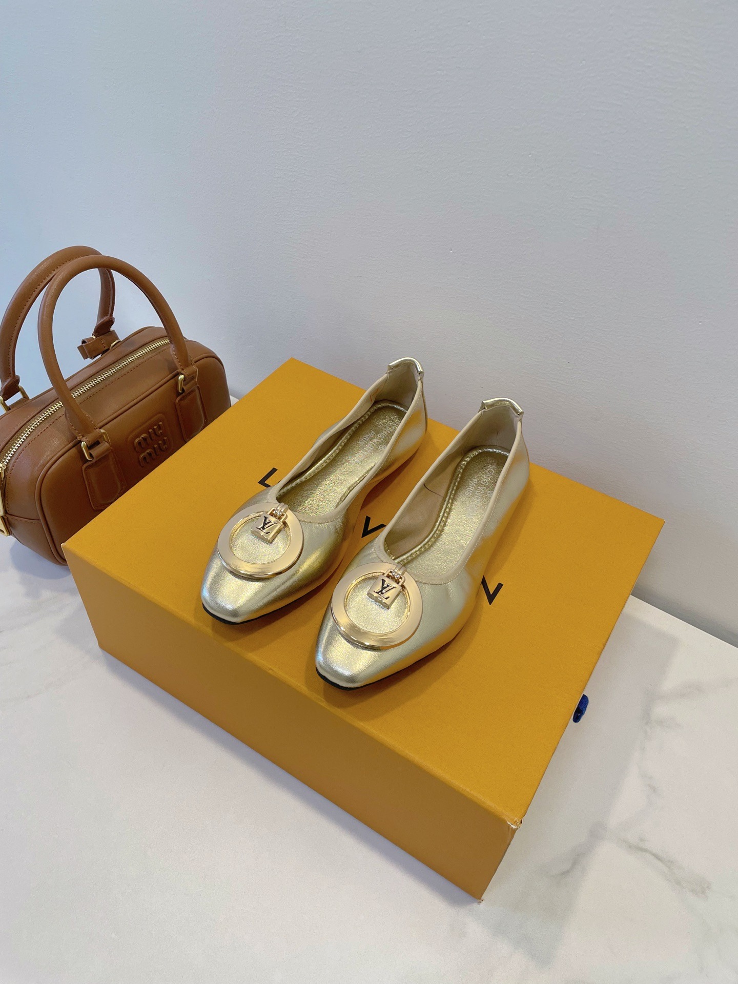 루*비통 신상 발레 단화