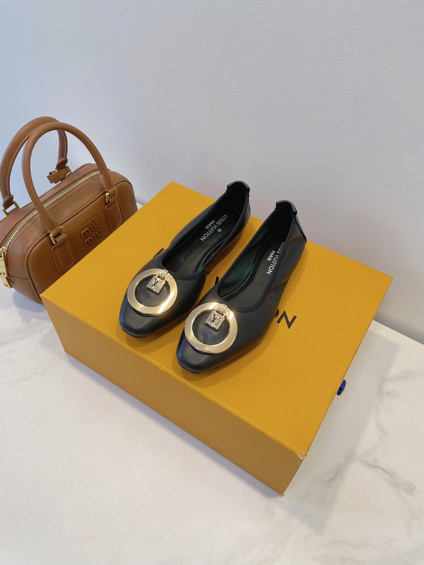 루*비통 신상 발레 단화