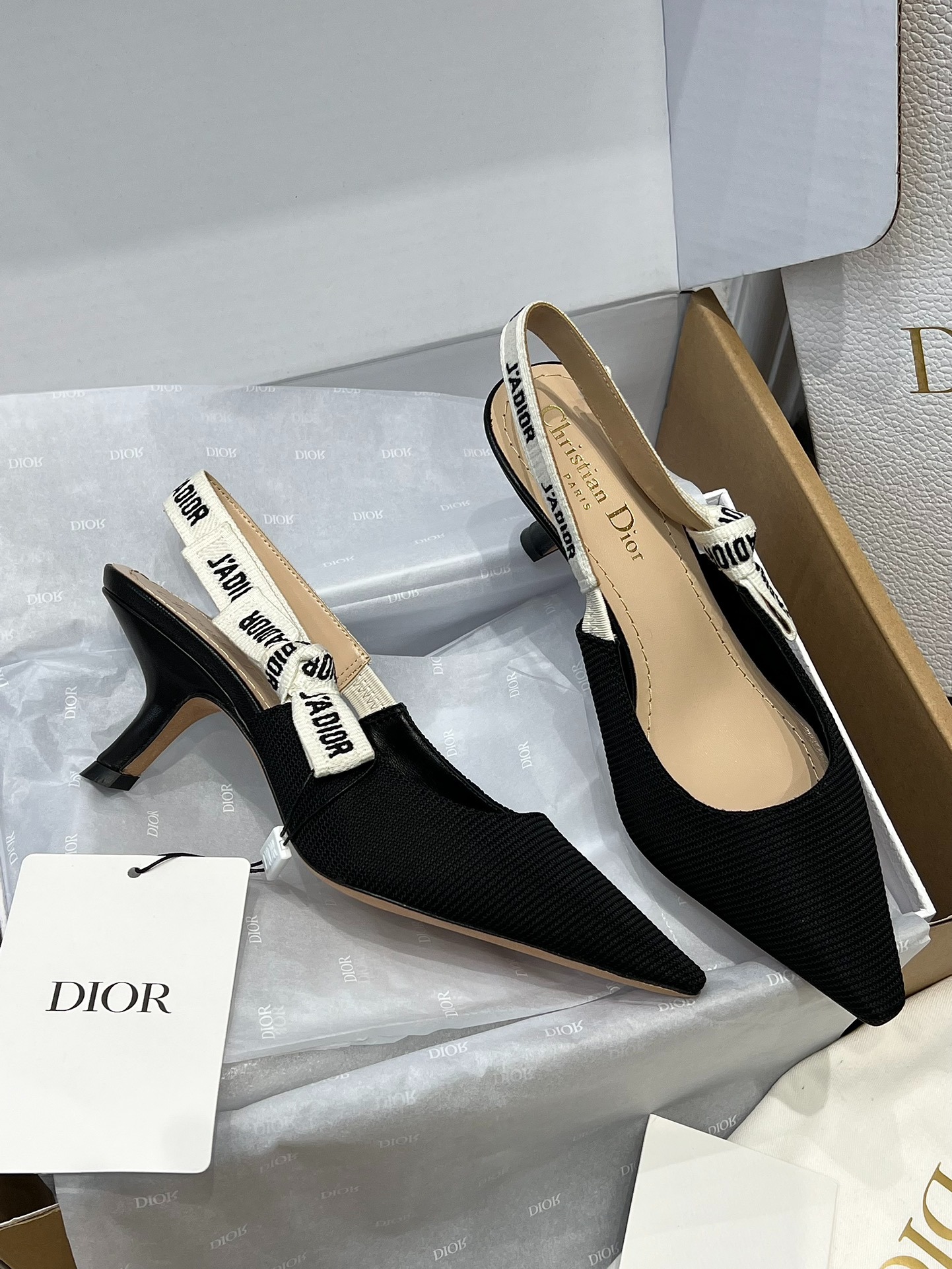 디* 슬링백 펌프스