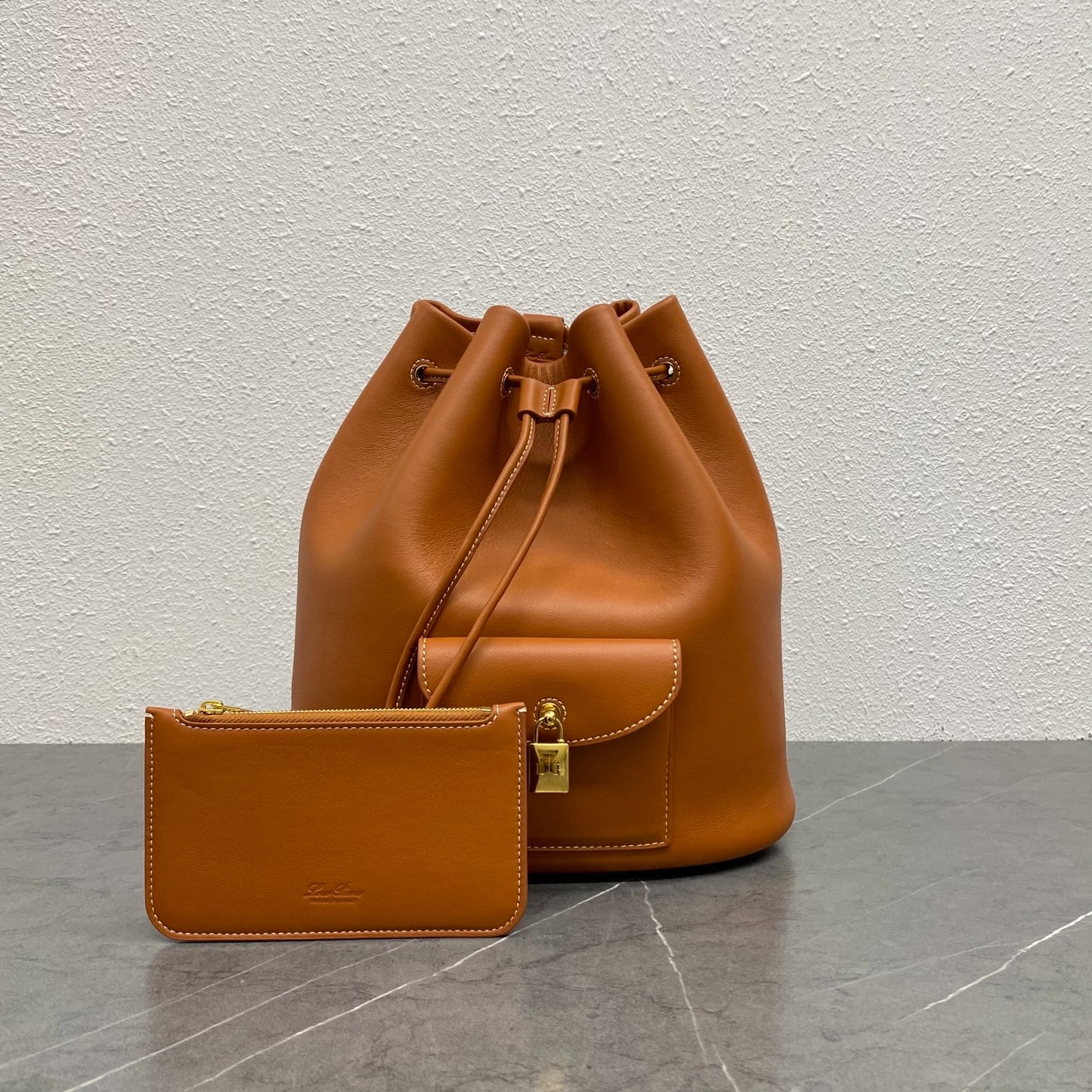 로로피아나 Extra 스트링 백팩