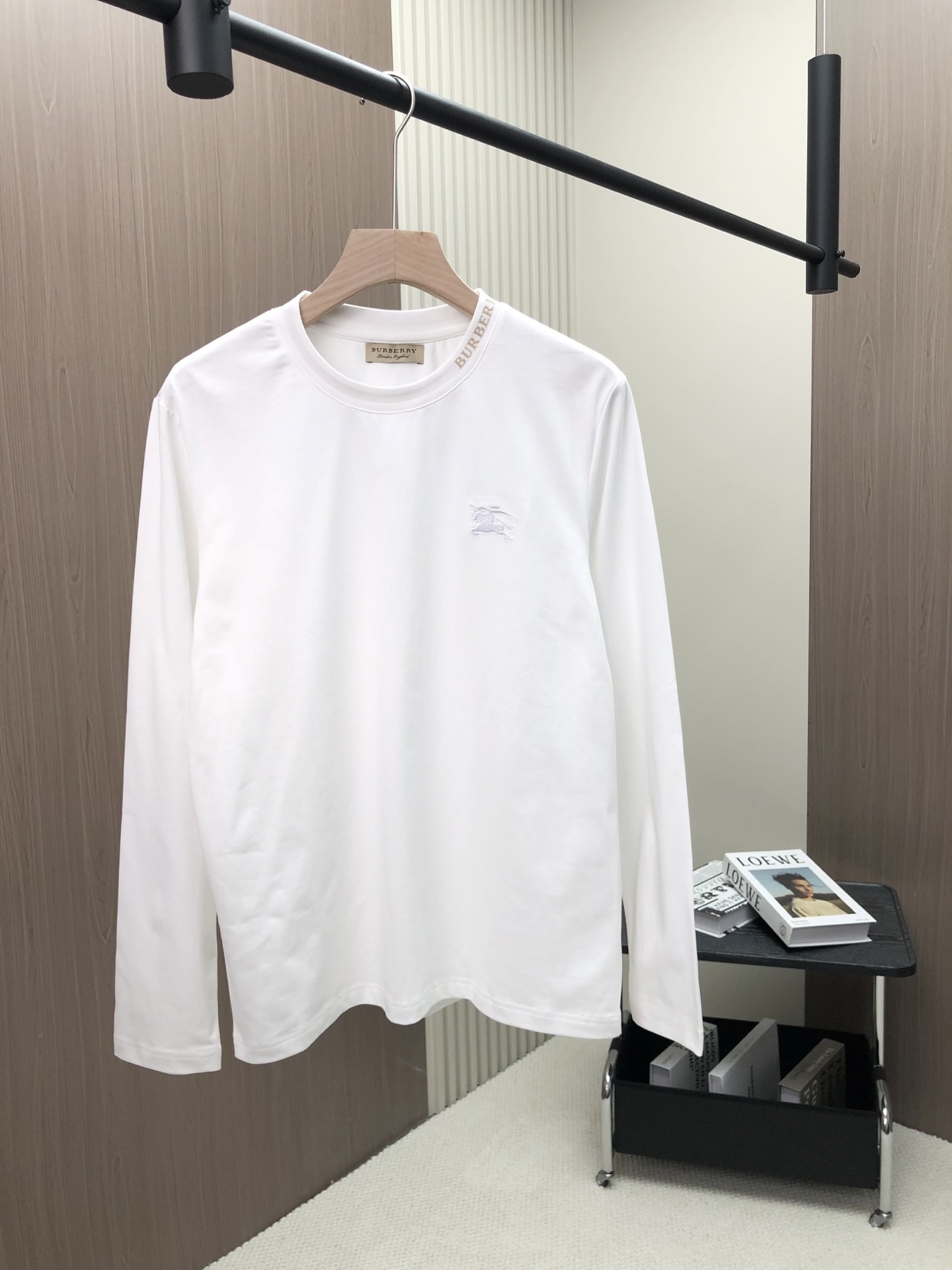버*리 25 신상 남성 클래식 긴팔티셔츠