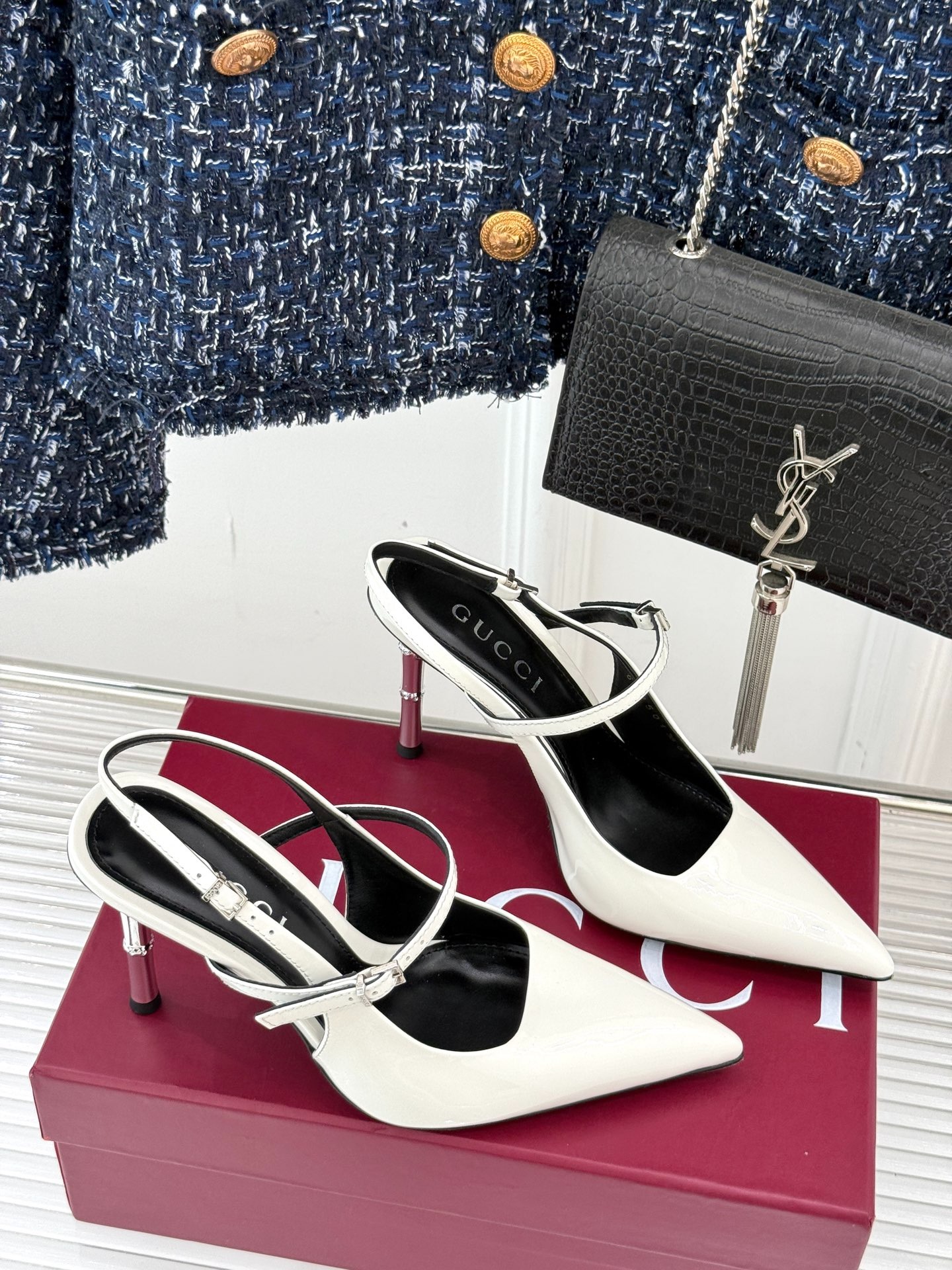 구* 25S 여름 신상 메탈 굽 스트랩 샌들