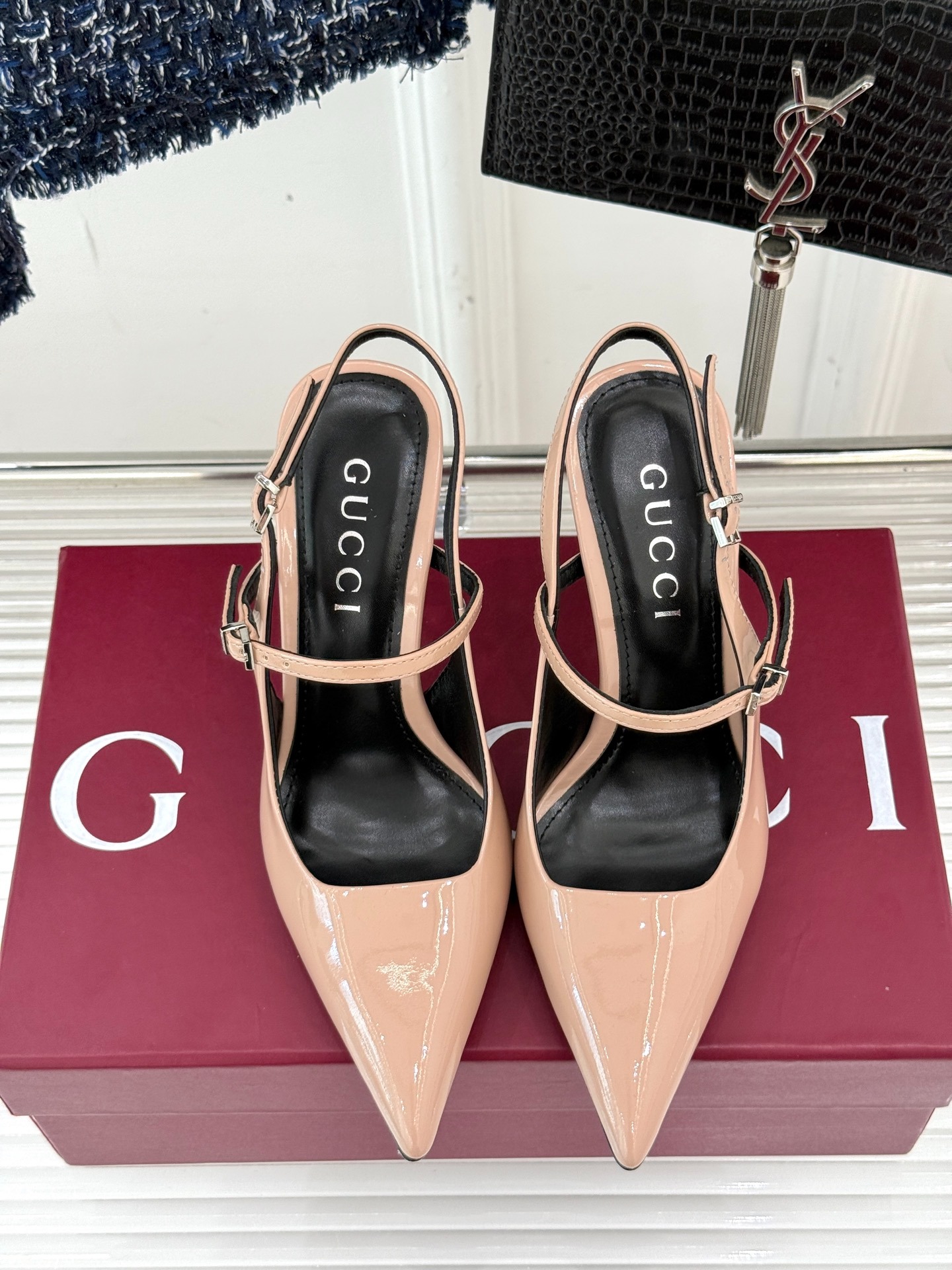 구* 25S 여름 신상 메탈 굽 스트랩 샌들