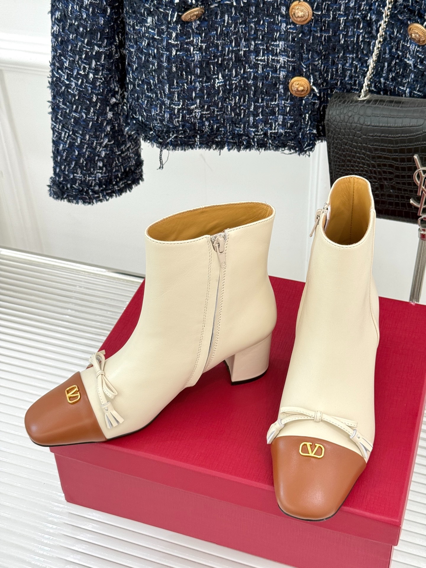 발*티노 25WF 신상 스틸레토 앵클부츠