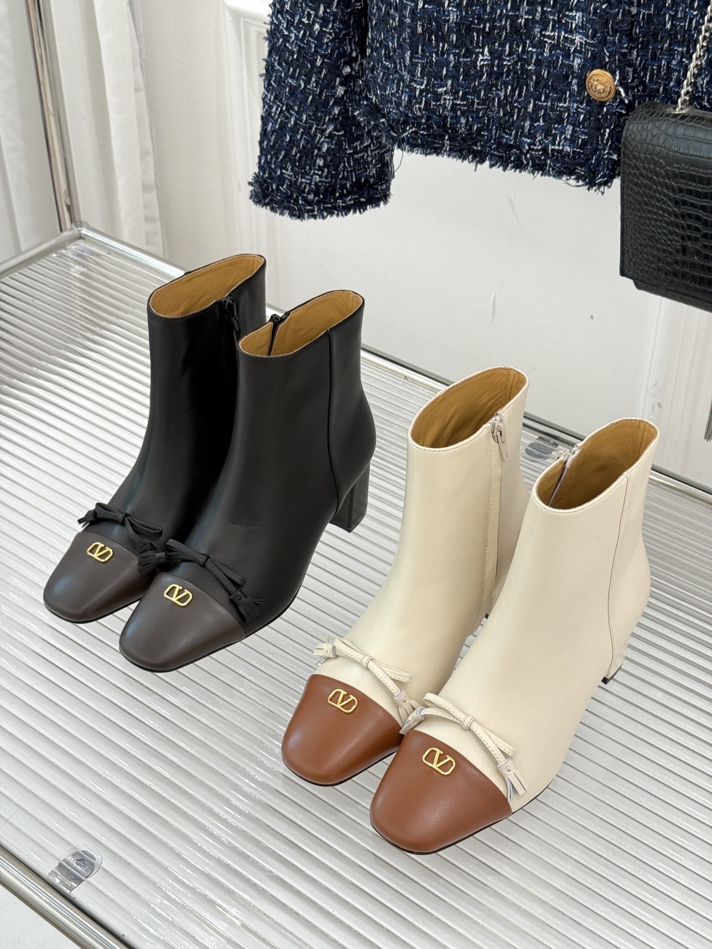 발*티노 25WF 신상 스틸레토 앵클부츠