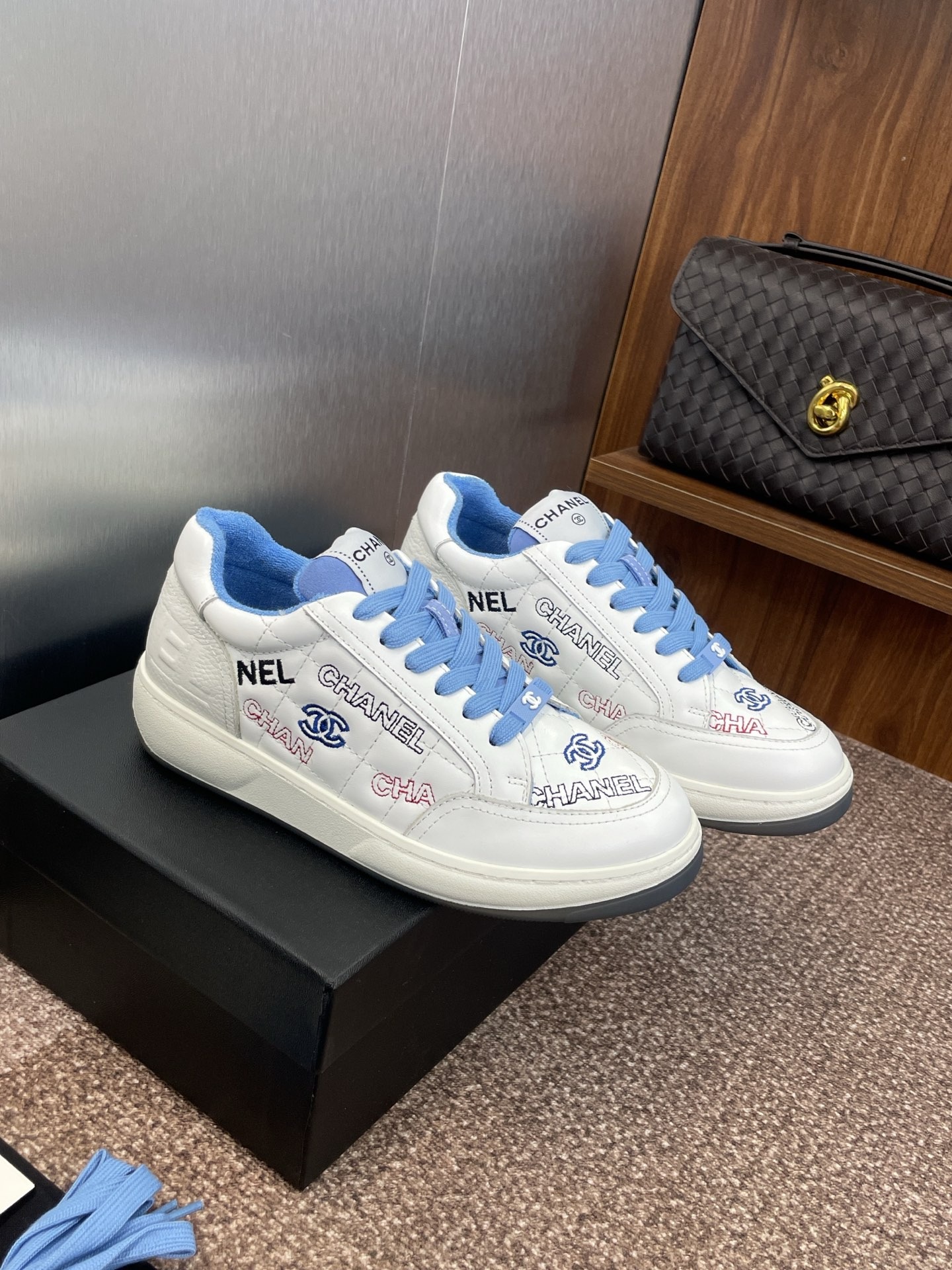 샤* 클래식 스트랩 캐주얼 여성화