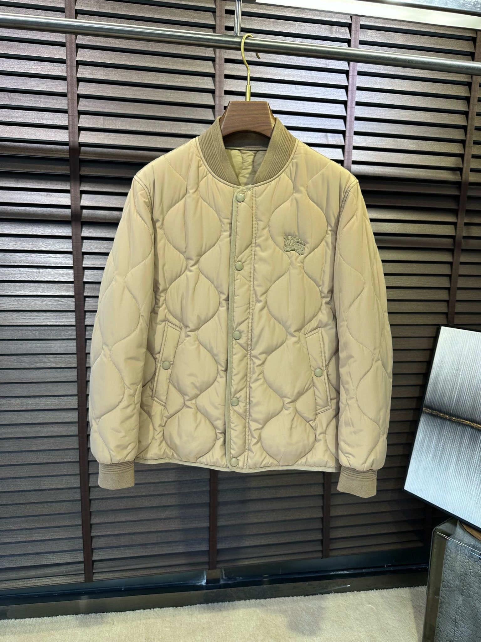 버*리 2025 신상 야구넥 패딩 점퍼