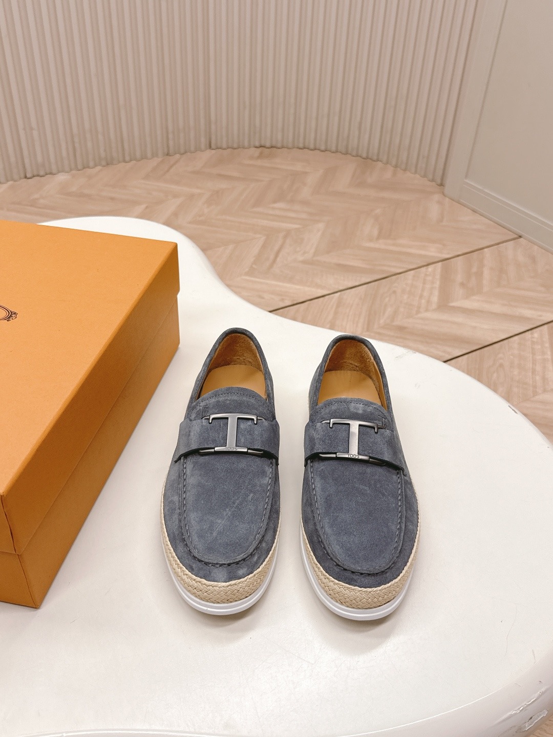 토* 신상 로퍼 스니커즈