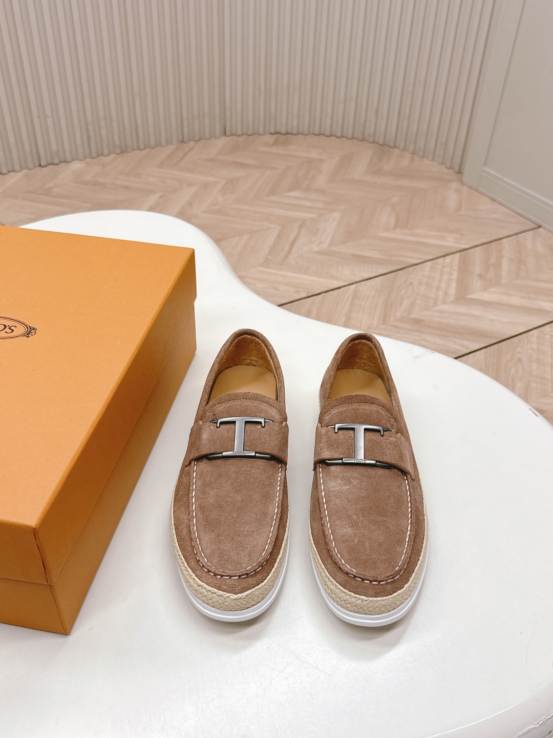 토* 신상 로퍼 스니커즈