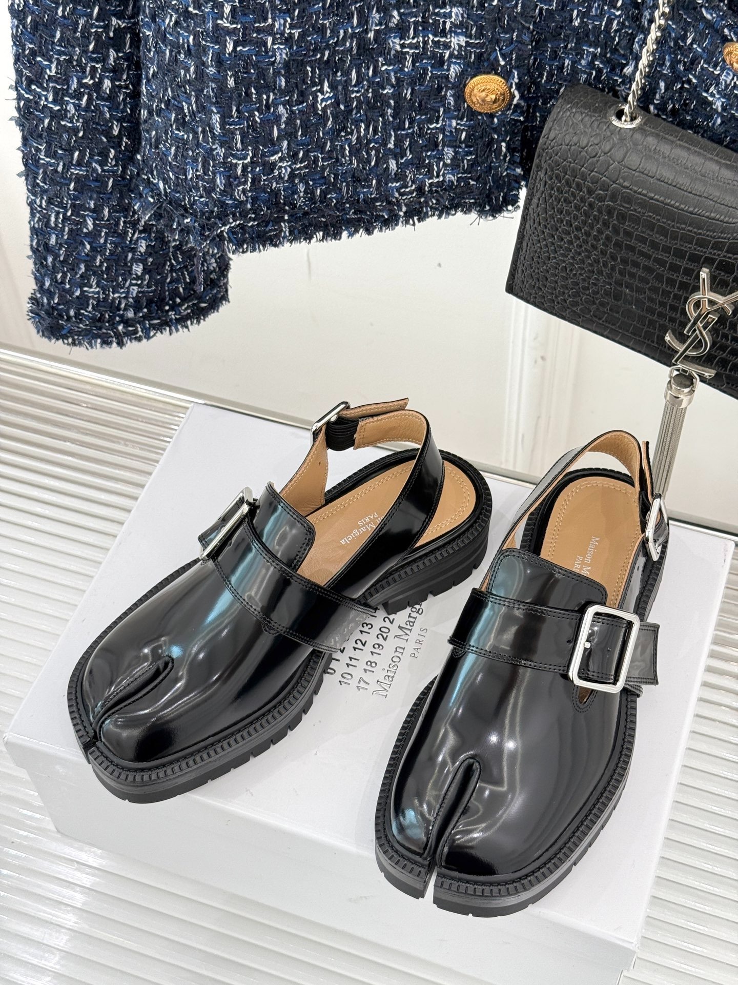 메*마르지엘라 앤티크 T스트랩 조리샌들