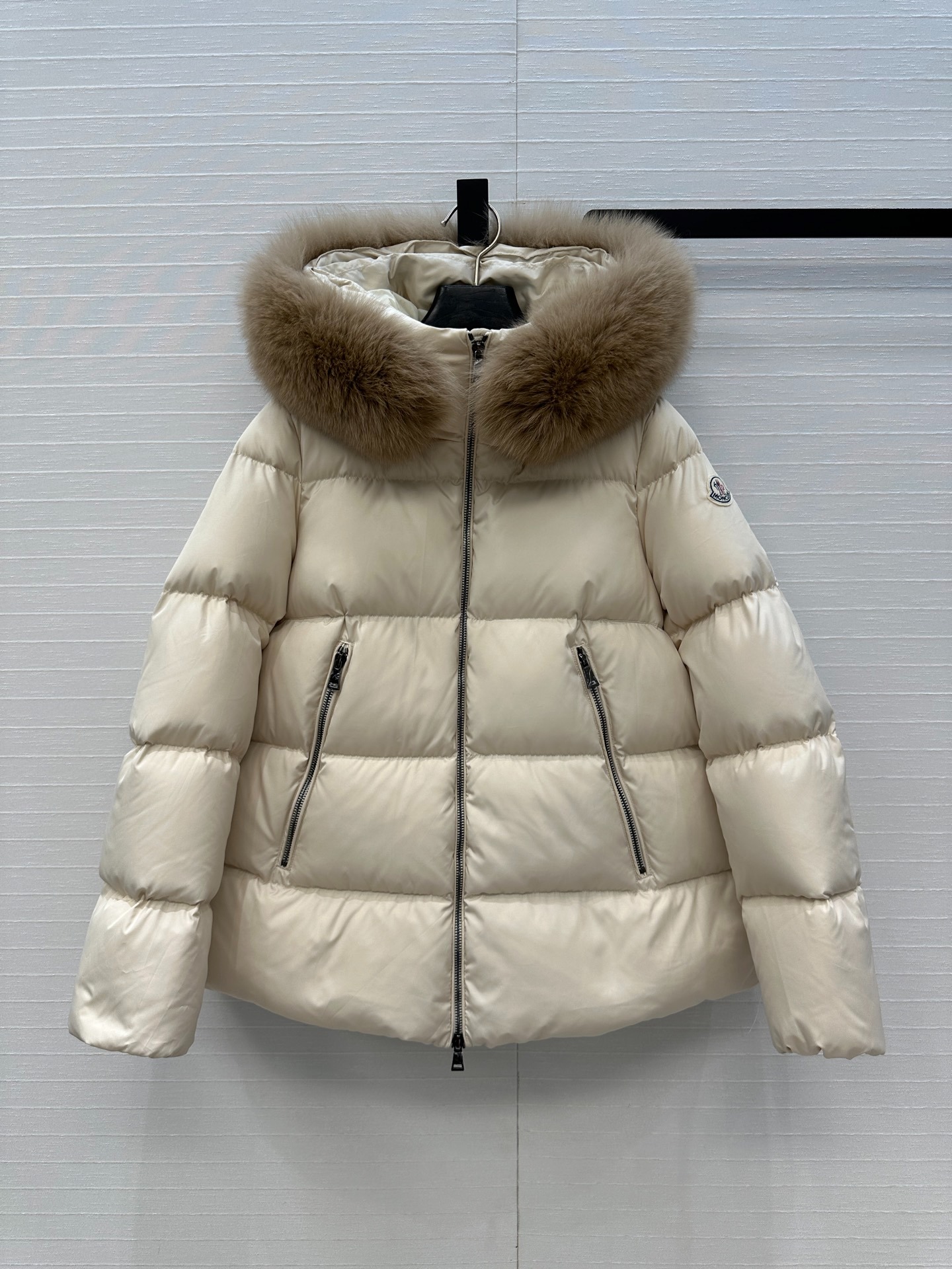 몽*레르 클래식 Laichefur 후드 패딩