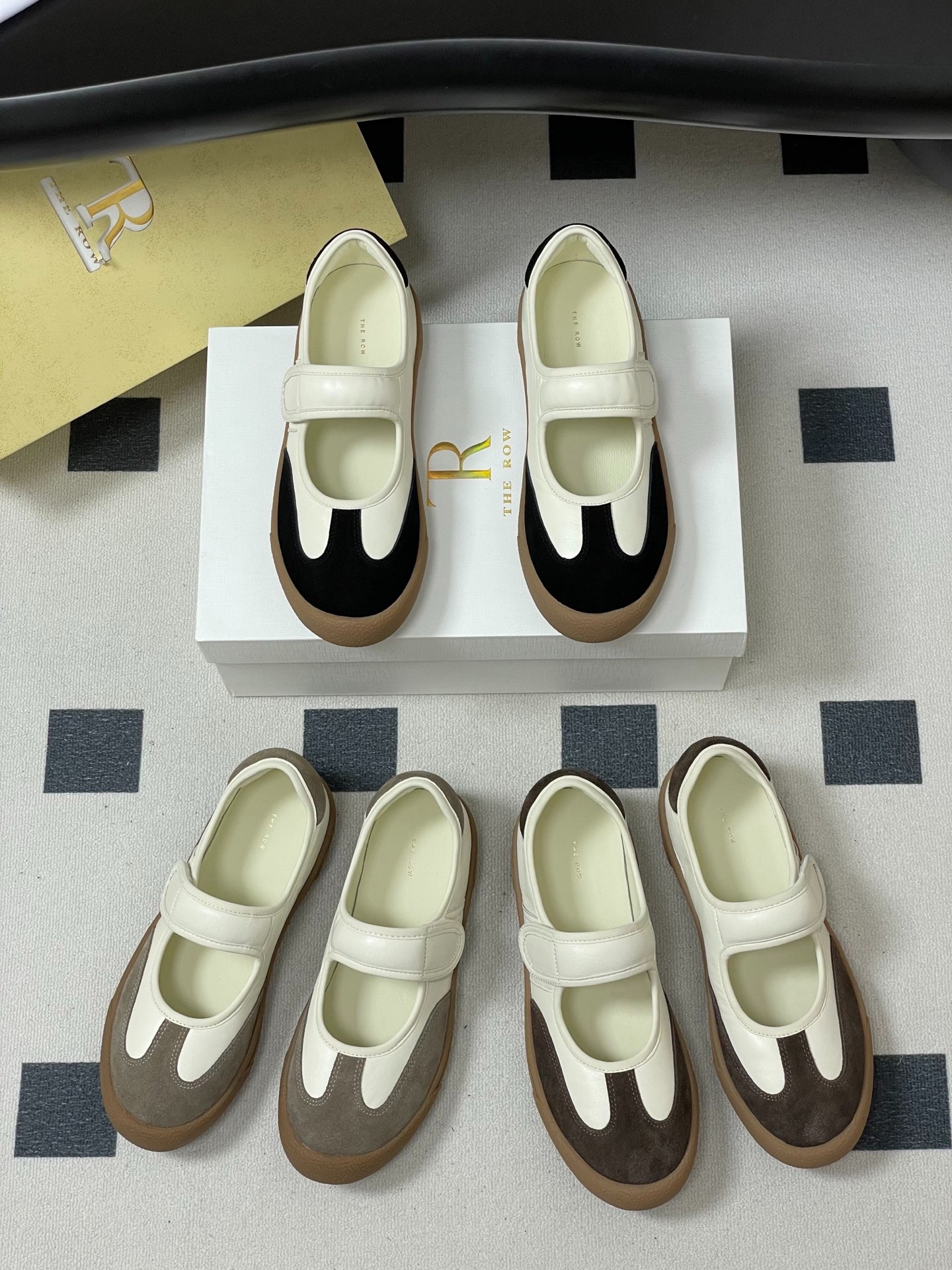 더*우 25 신상 벨크로 플랫슈즈