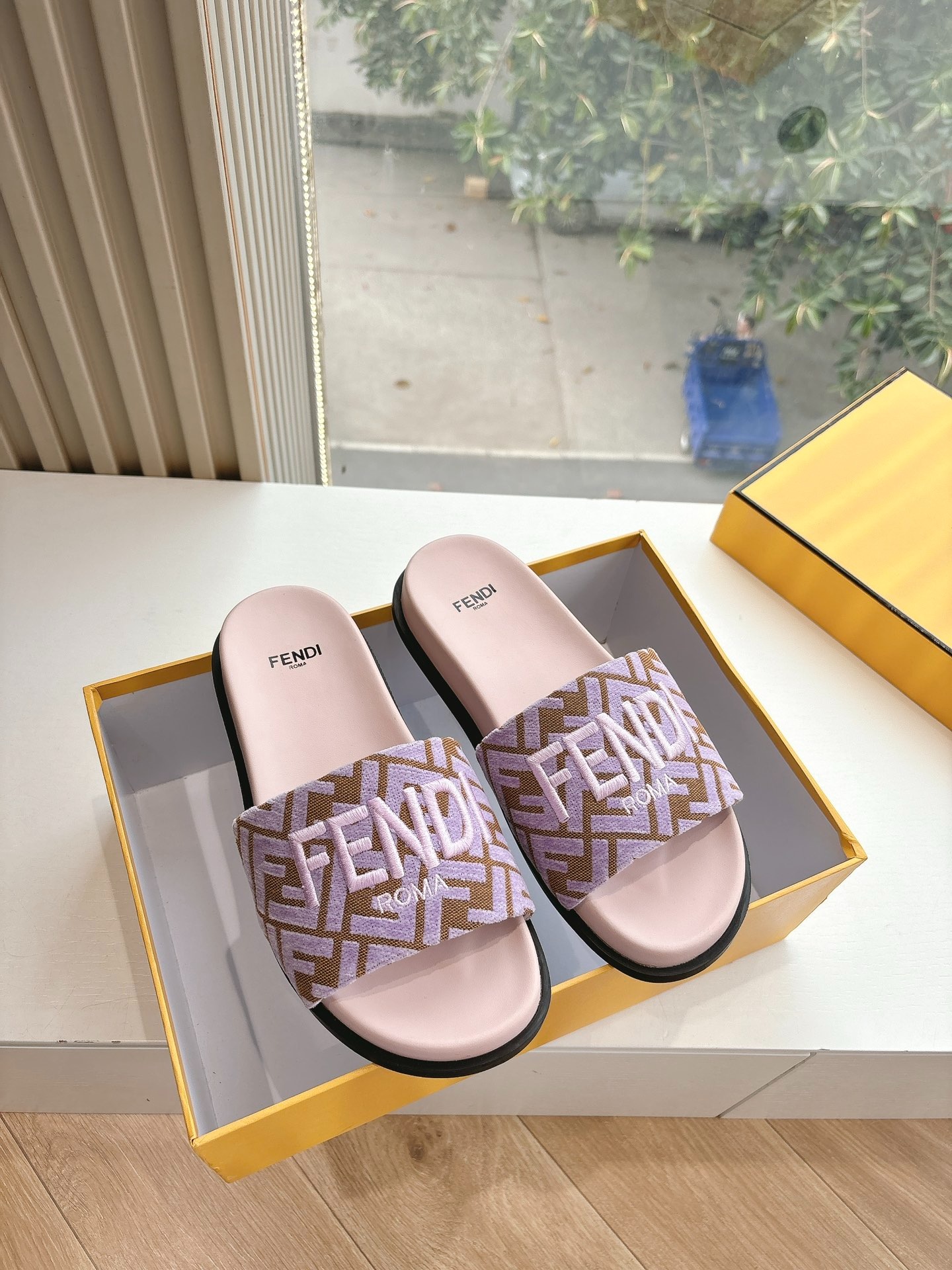 펜* 샌들 슬리퍼