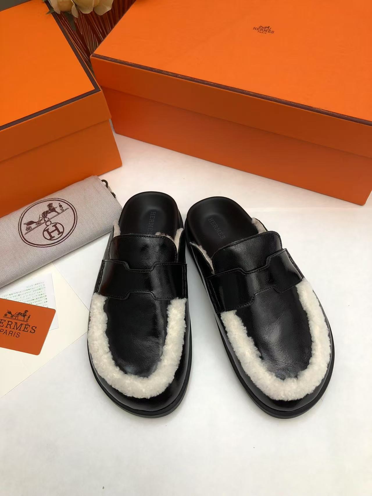 에*메스 신상 세미토 버켄슈즈