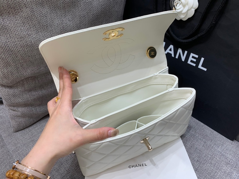 샤* 24C 트렌드 CC 탑핸들 플랩 백 