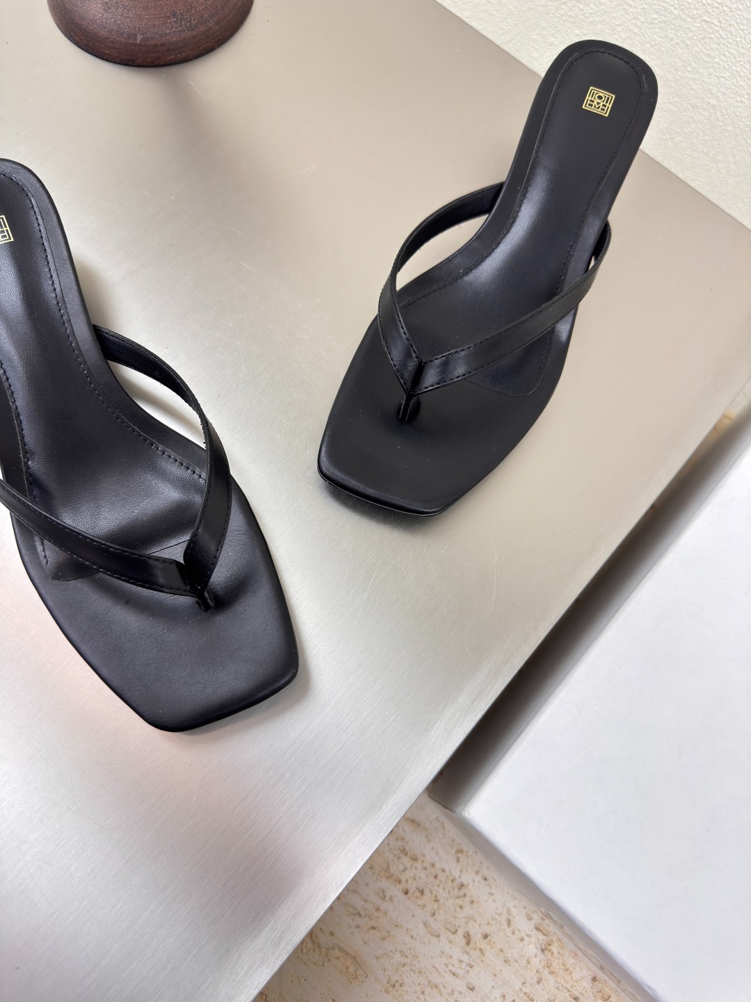 토* 플립 플랍 힐 샌들