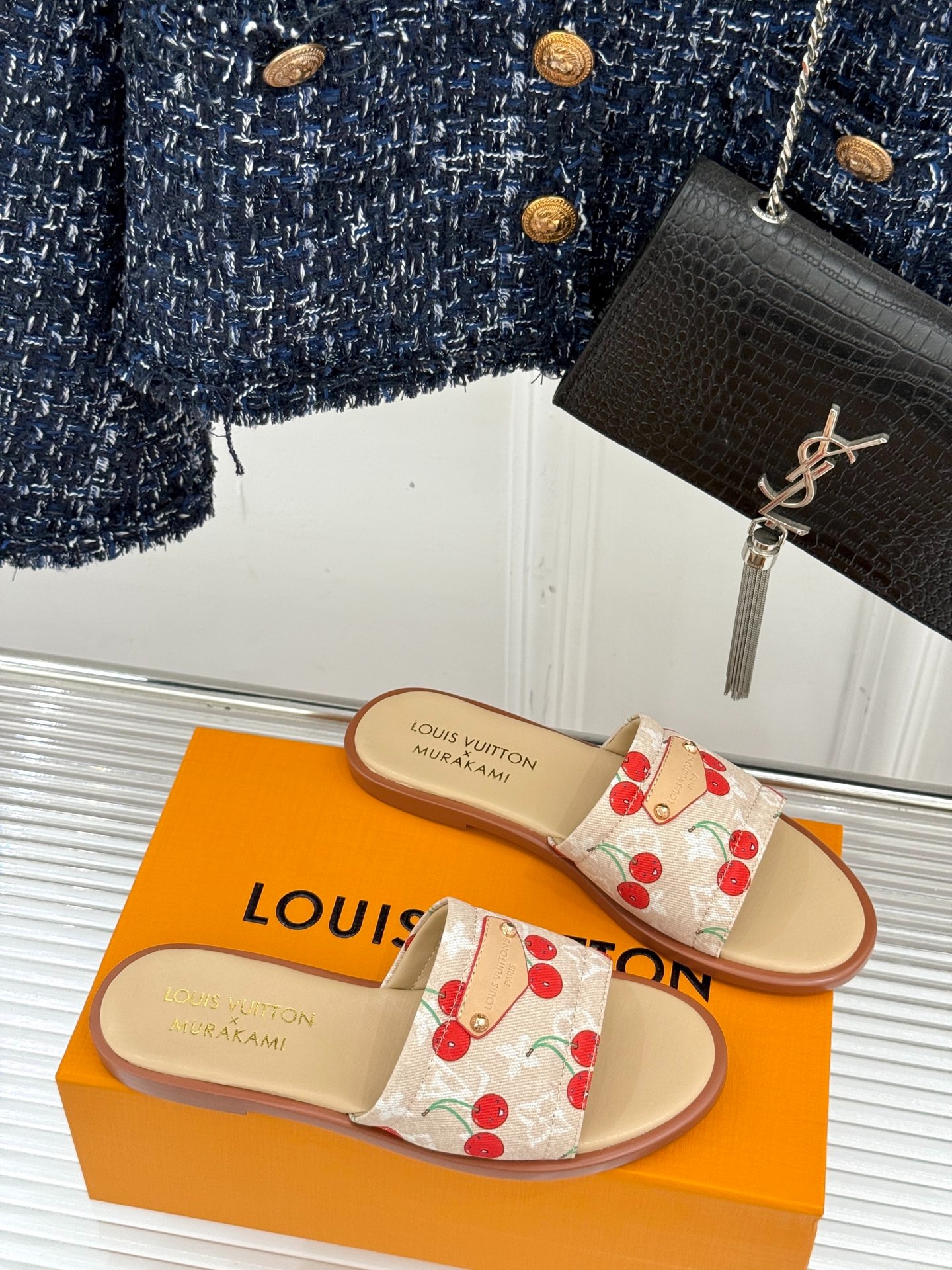 루*비통 25ss 신상 체리 힐 슬리퍼